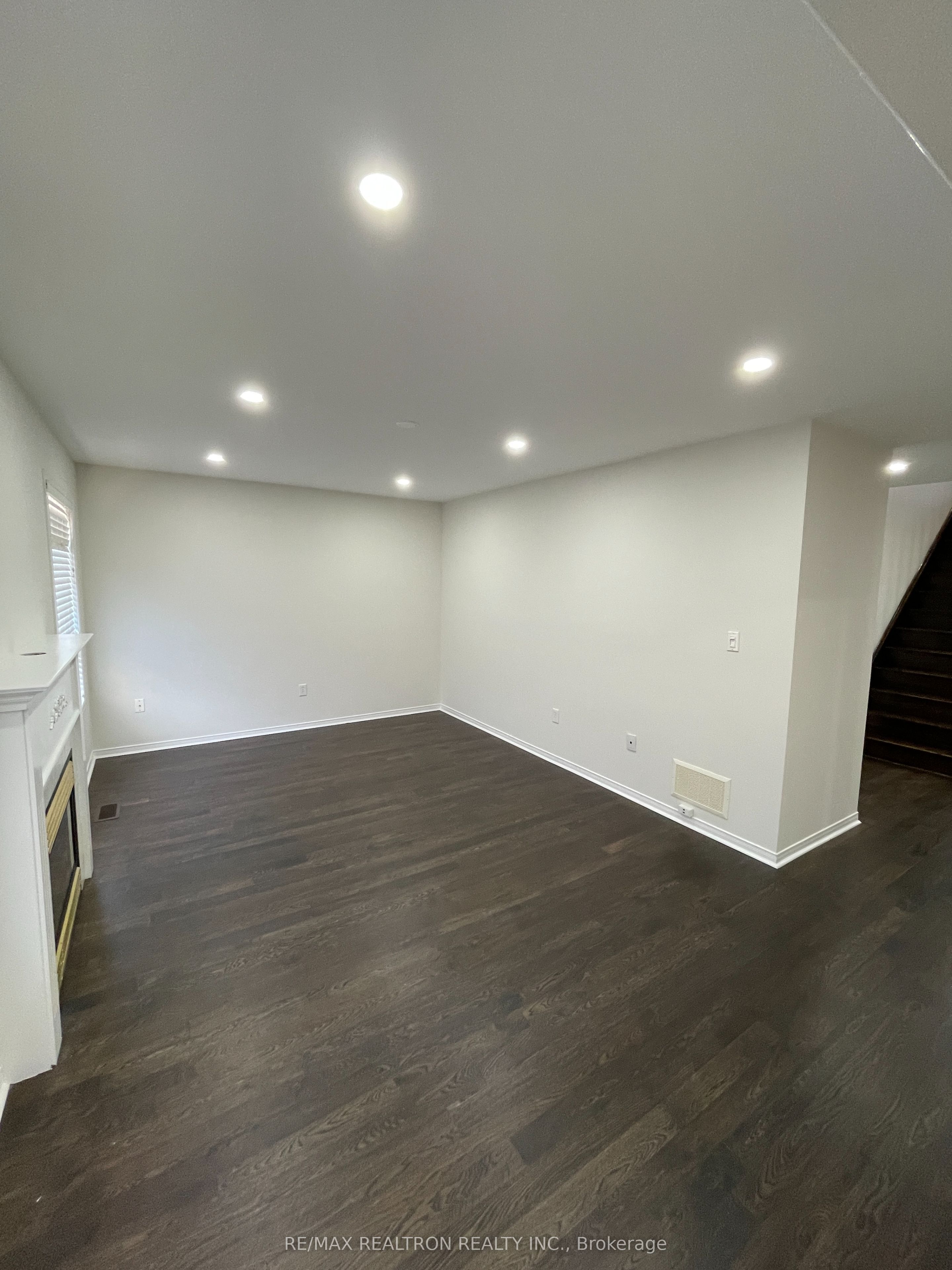 2272 Fairmount Drive Property Photo 13