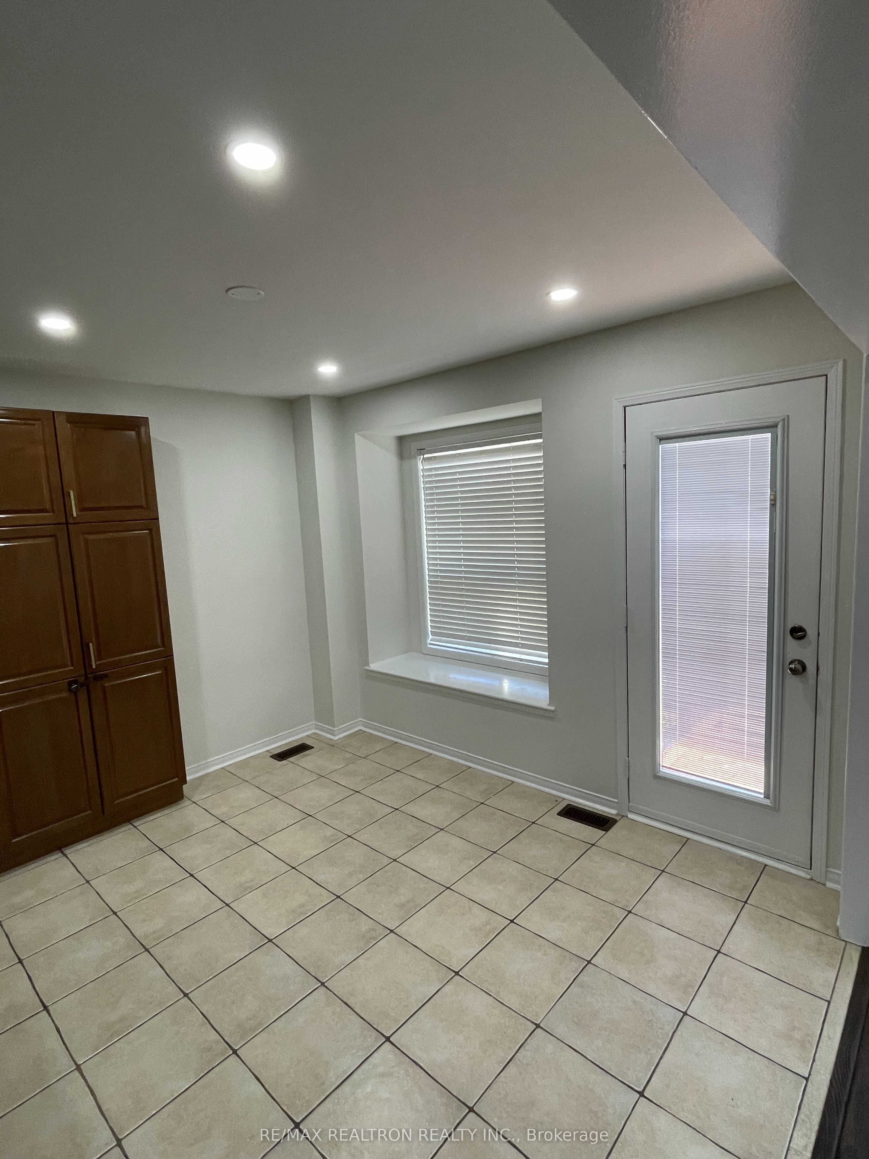 2272 Fairmount Drive Property Photo 16