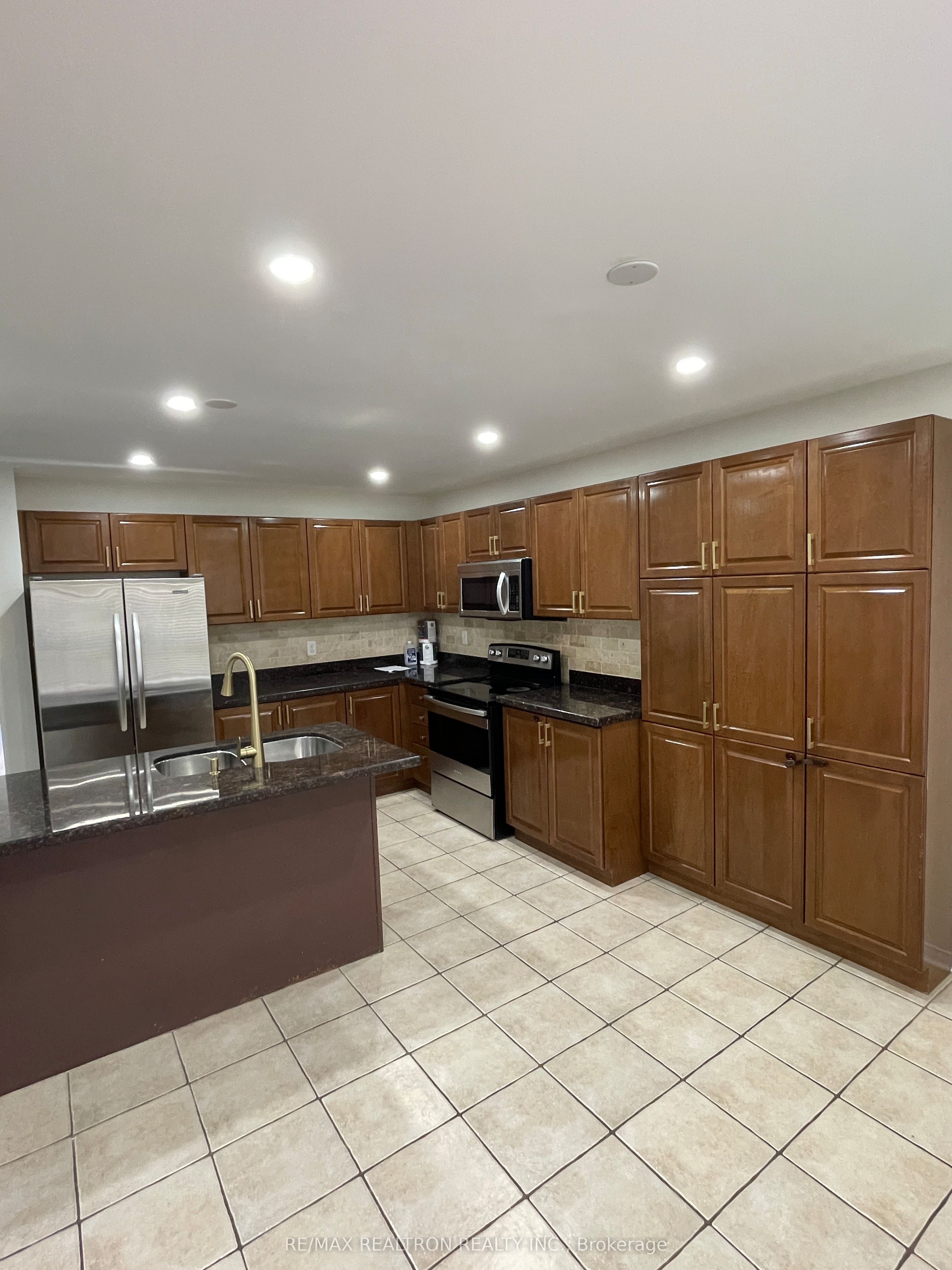 2272 Fairmount Drive Property Photo 17