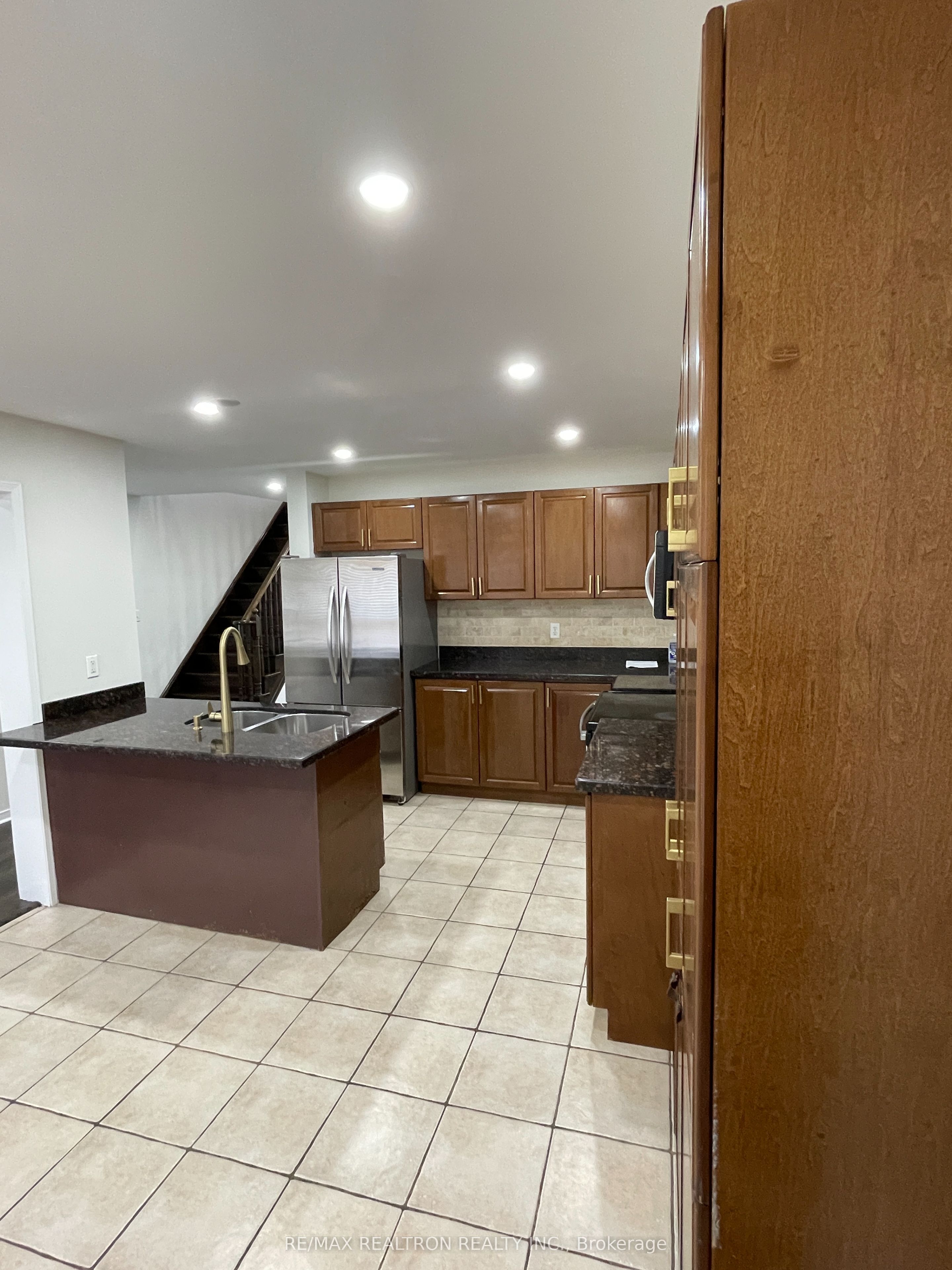 2272 Fairmount Drive Property Photo 18