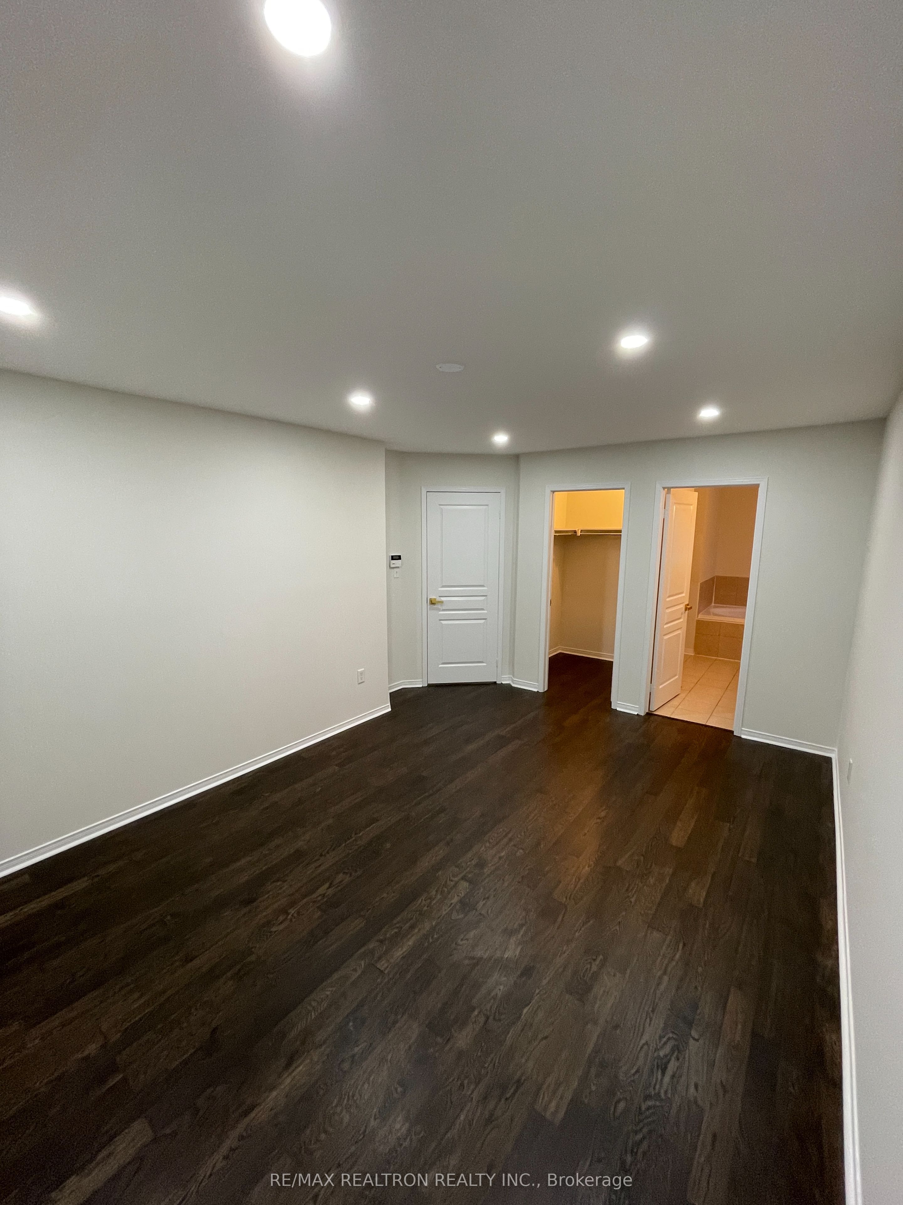 2272 Fairmount Drive Property Photo 25