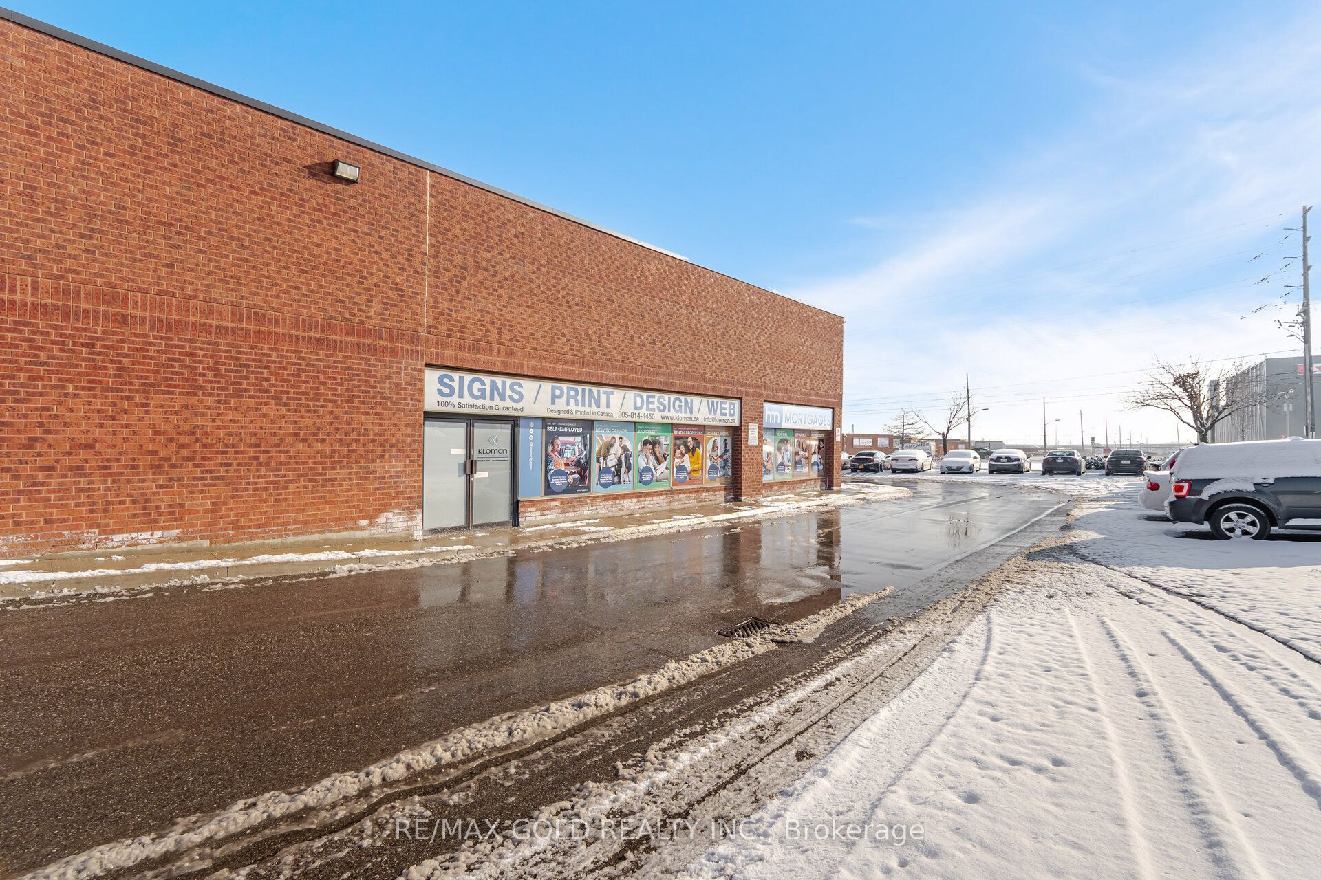 ##26 - 2074 Steeles Avenue Property Photo 3