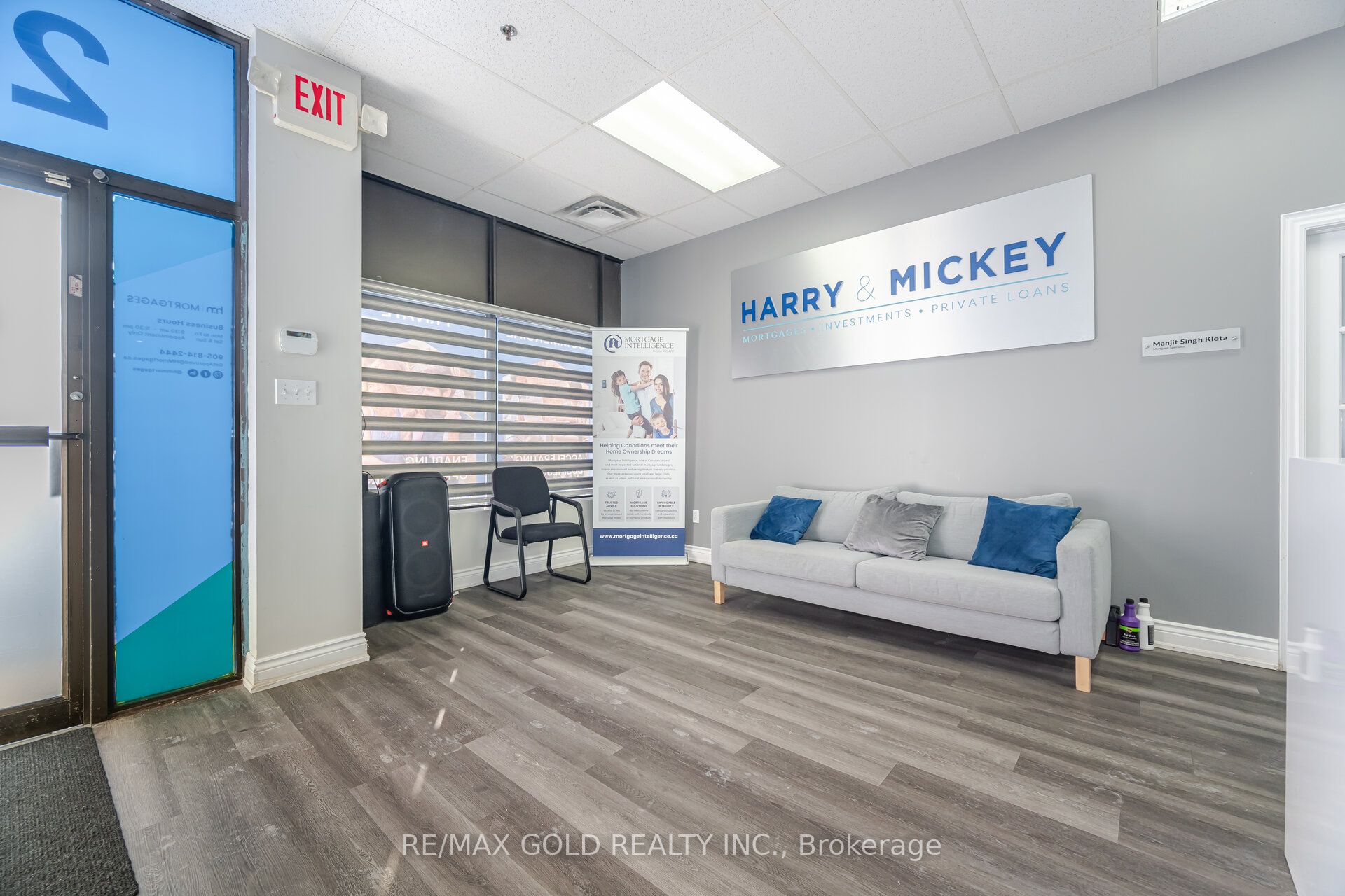 ##26 - 2074 Steeles Avenue Property Photo 8