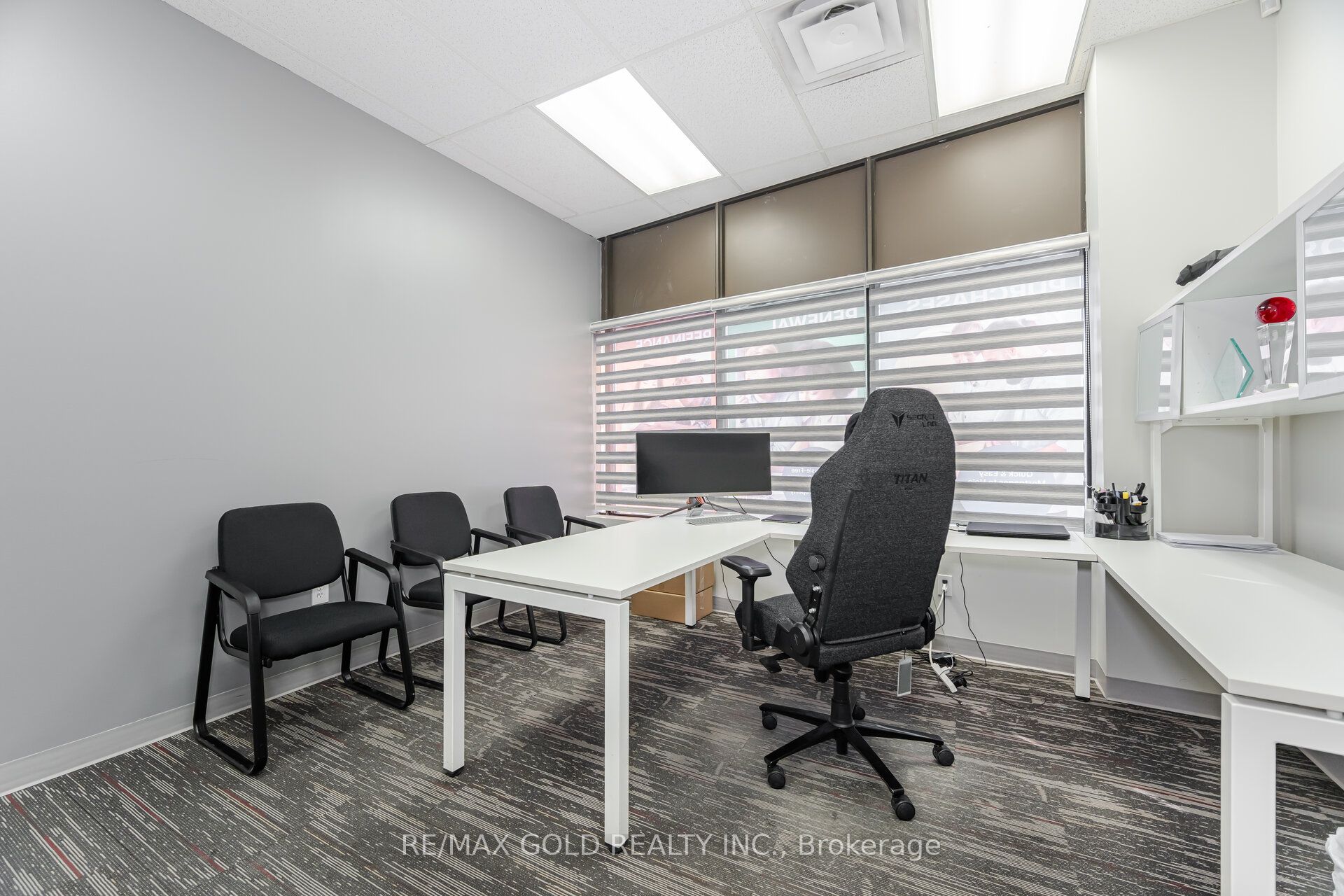 ##26 - 2074 Steeles Avenue Property Photo 17