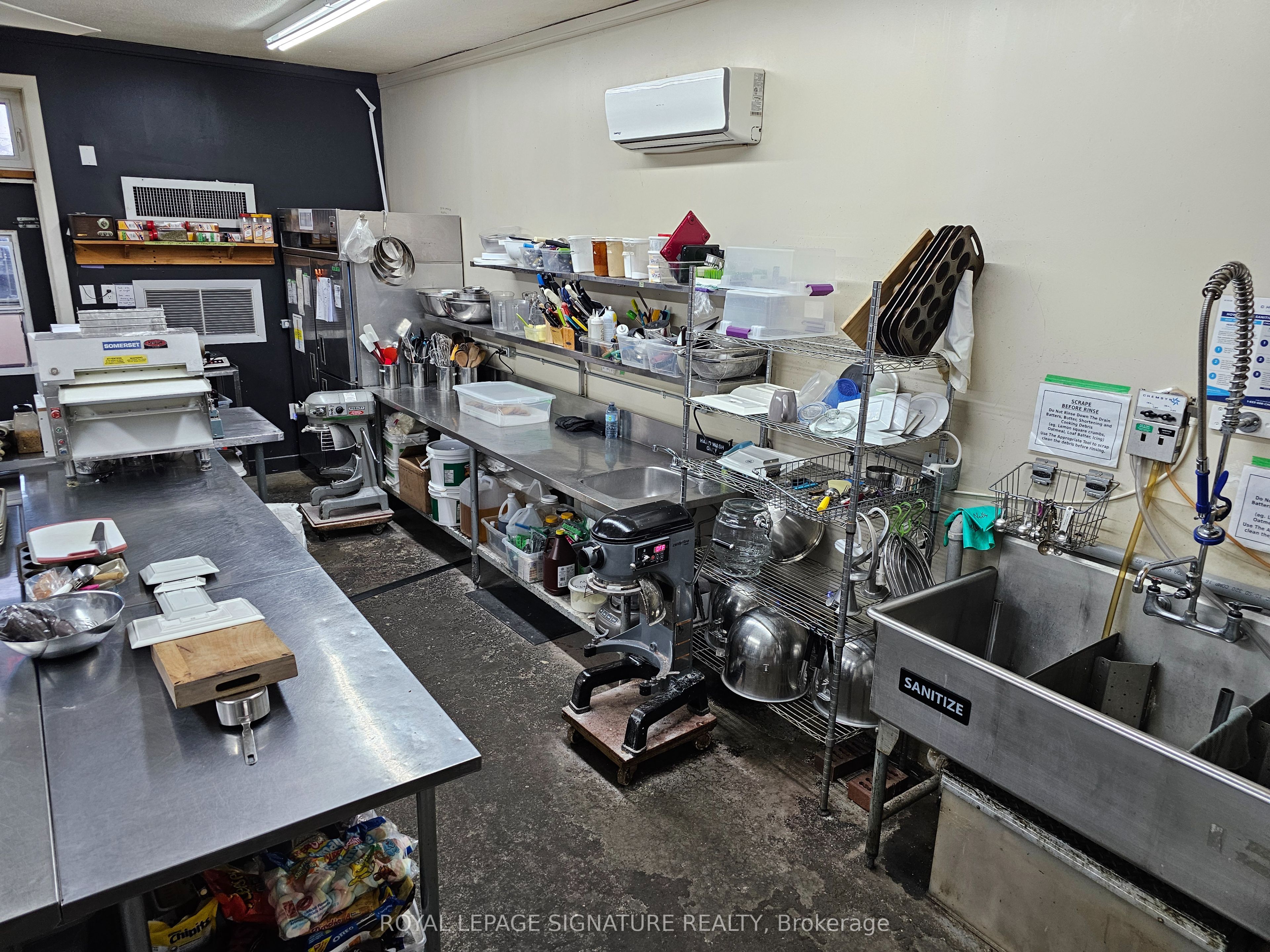 3469 Lake Shore Boulevard Property Photo 14