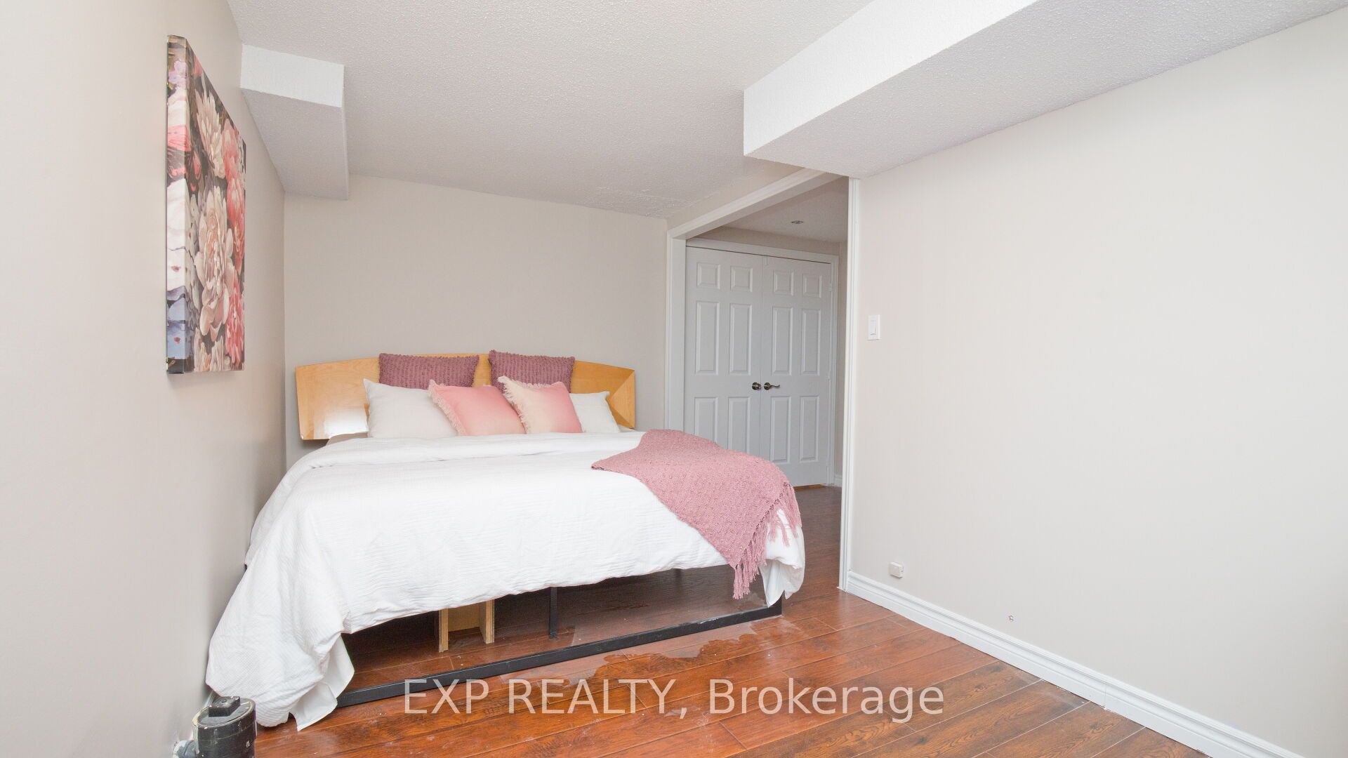 38 Panorama Crescent Property Photo 32