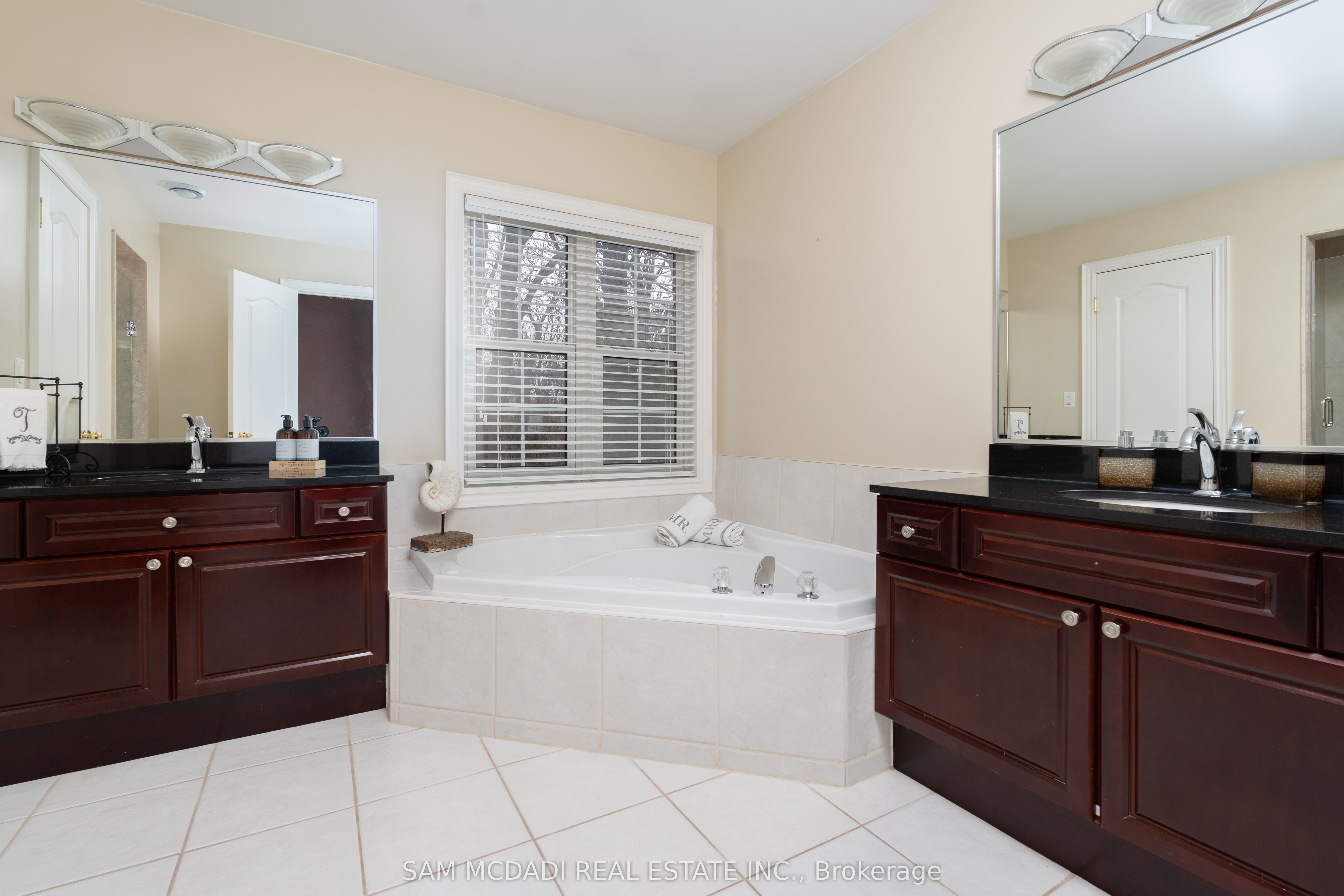 3248 Barchester Court Property Photo 27