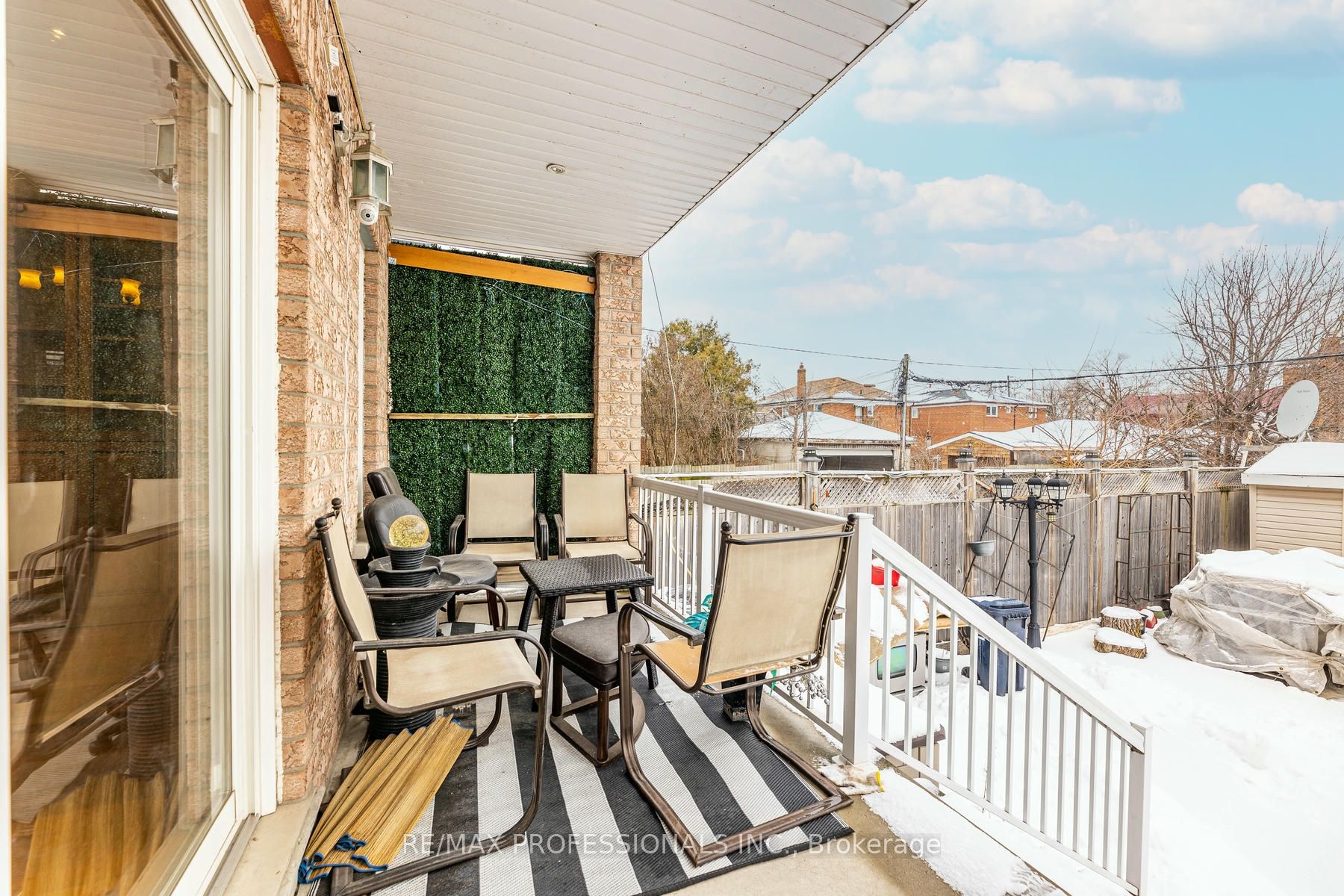 #main - 98 Ypres Road Property Photo 8