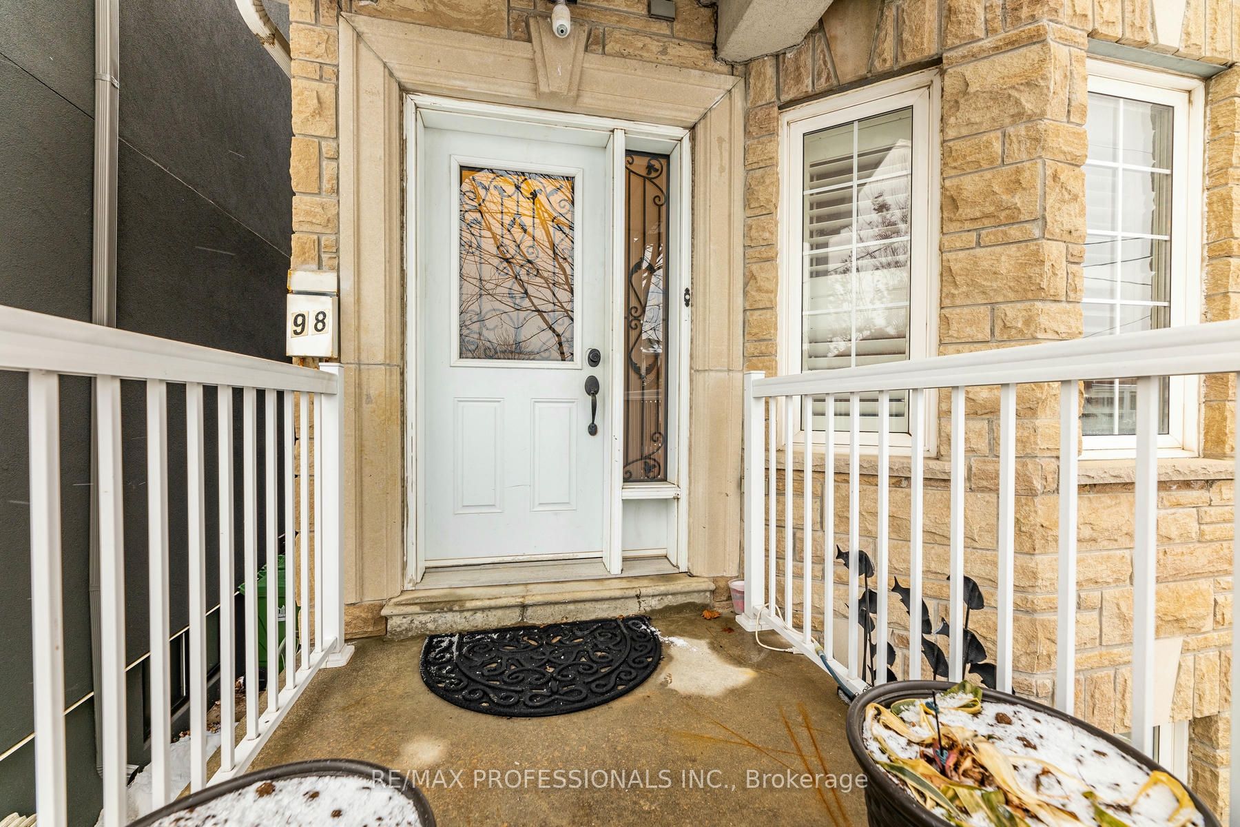 #main - 98 Ypres Road Property Photo 10