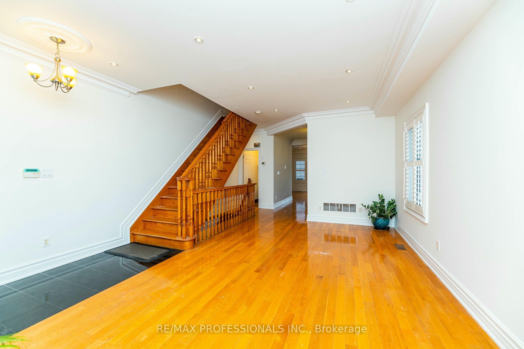 #main - 98 Ypres Road Property Photo 13