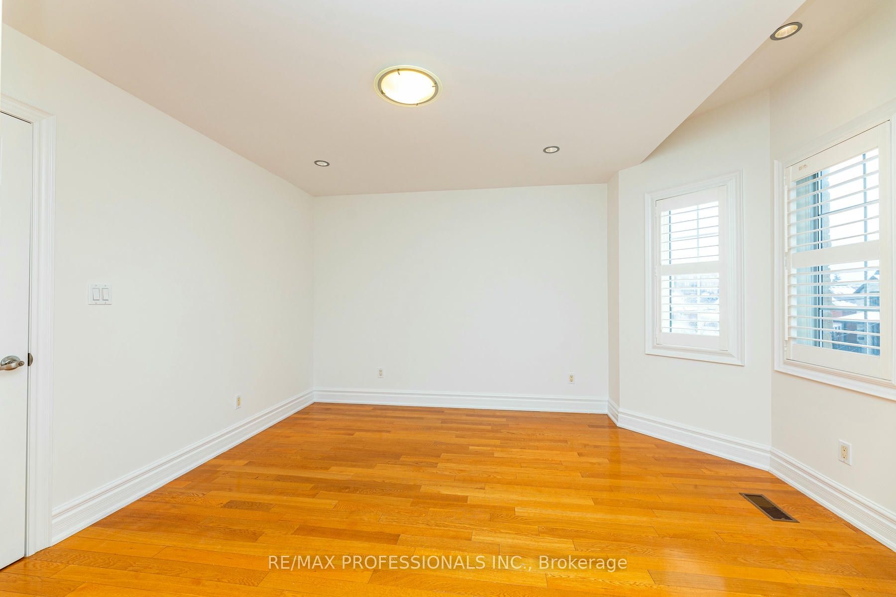 #main - 98 Ypres Road Property Photo 38