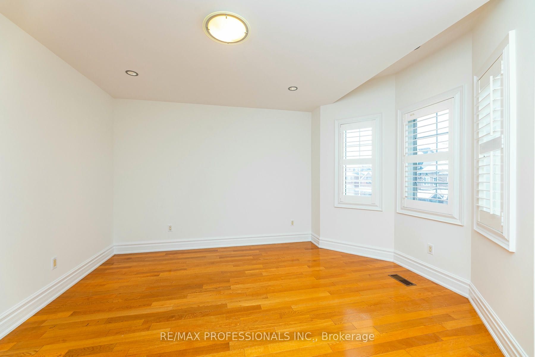 #main - 98 Ypres Road Property Photo 39