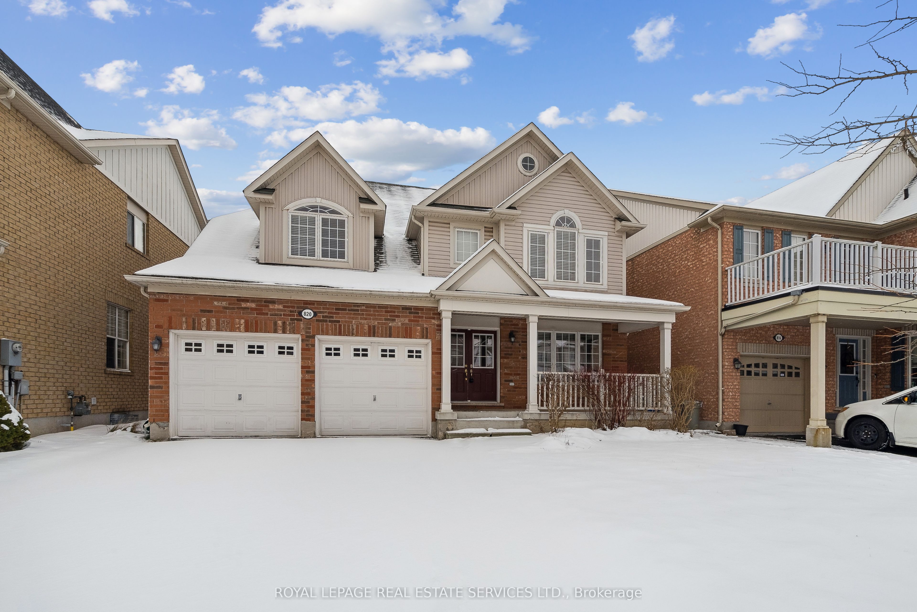 820 Speck Crossing Property Photo 2