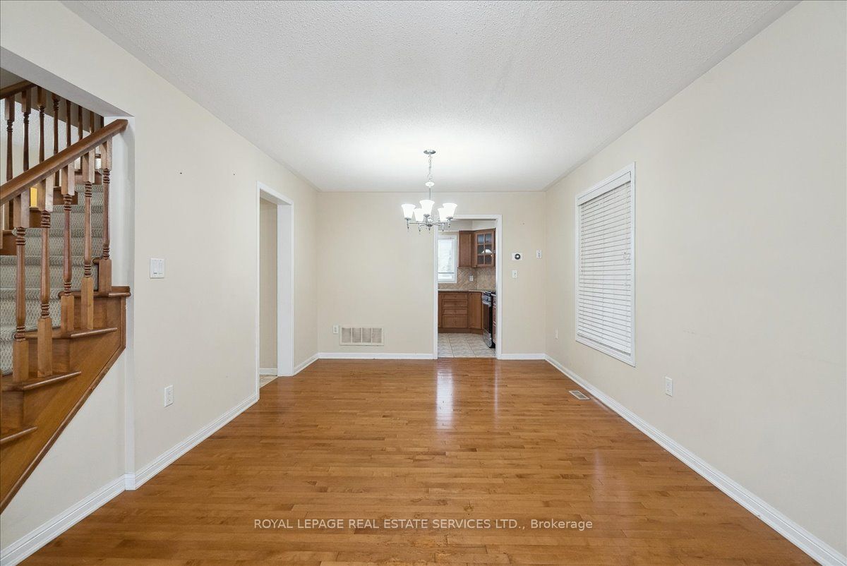 820 Speck Crossing Property Photo 5