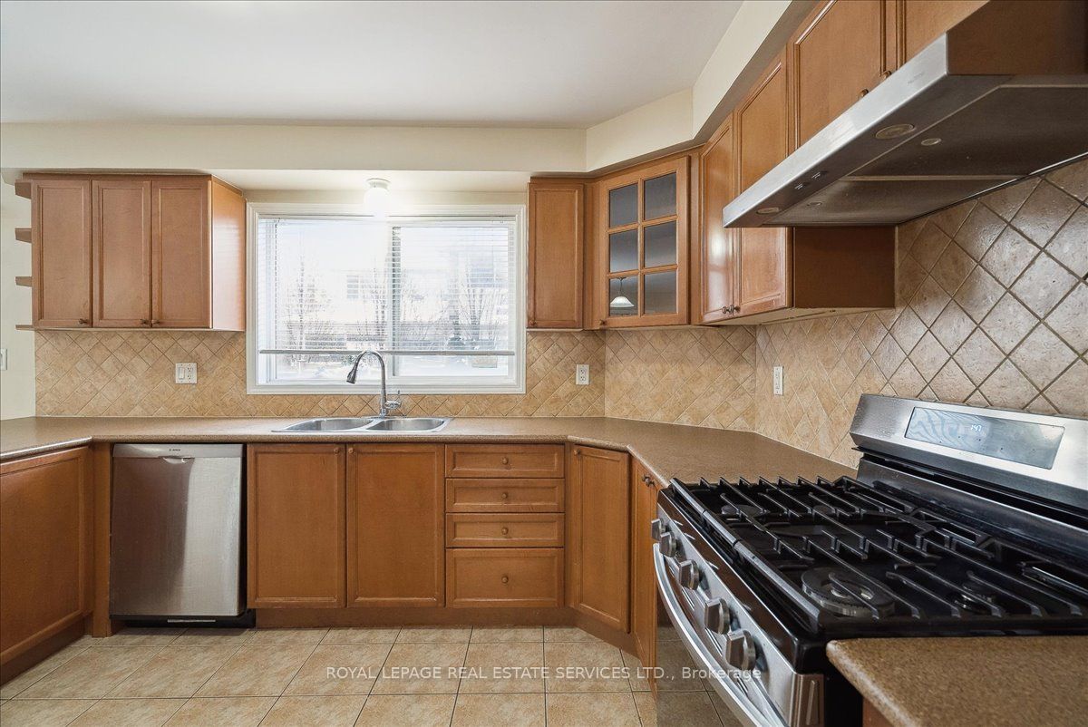 820 Speck Crossing Property Photo 7