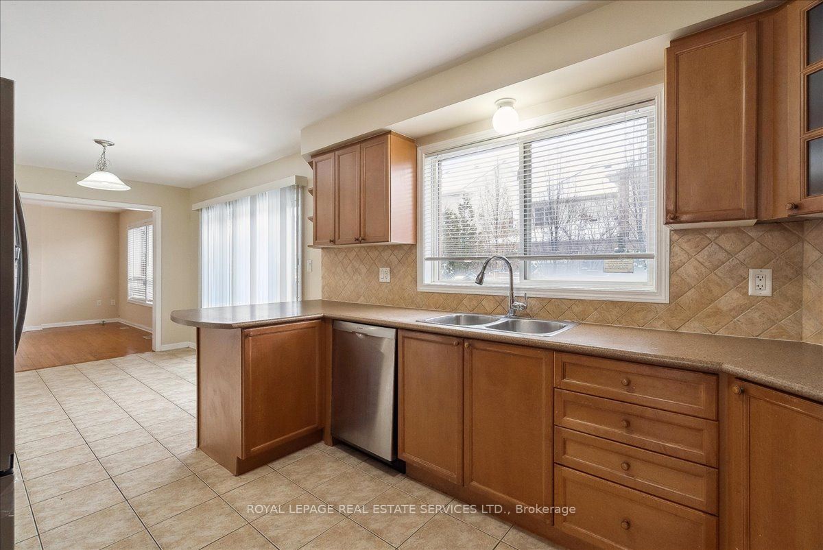 820 Speck Crossing Property Photo 8