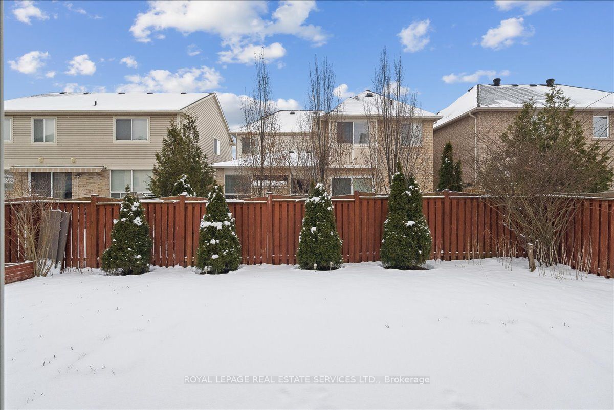 820 Speck Crossing Property Photo 31
