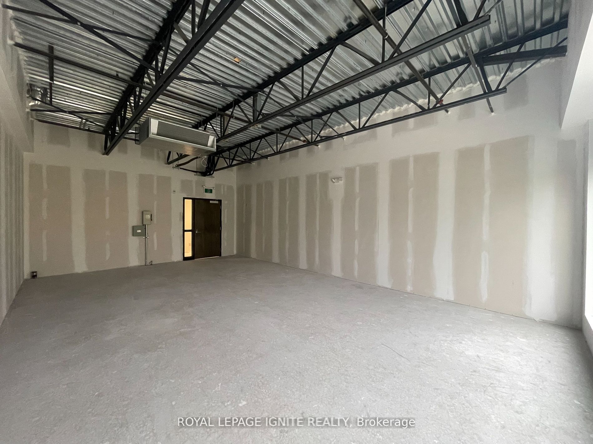 #306 - 1670 North Service Road Property Photo 5