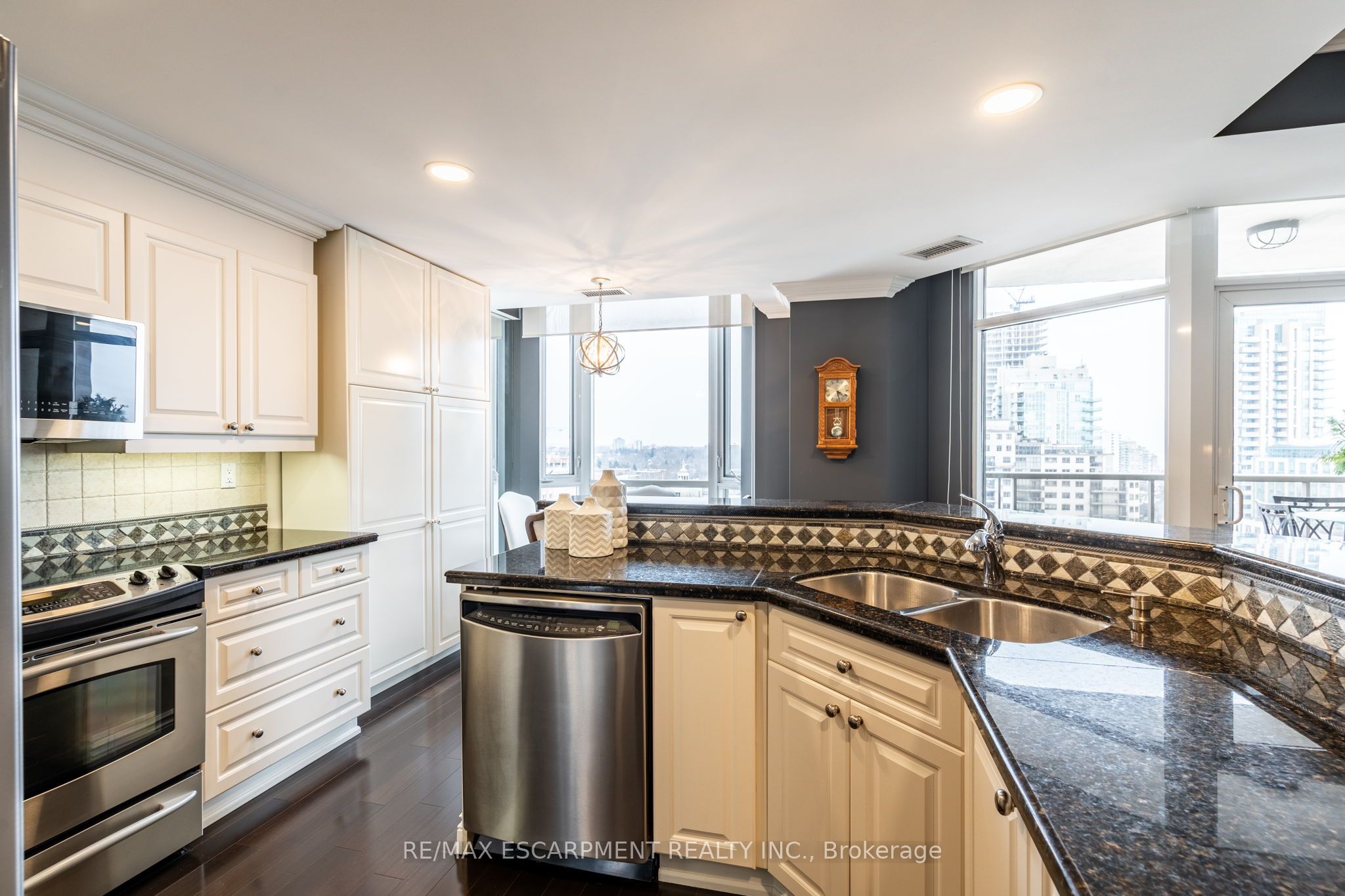 #1102 - 1477 Lakeshore Road Property Photo 9