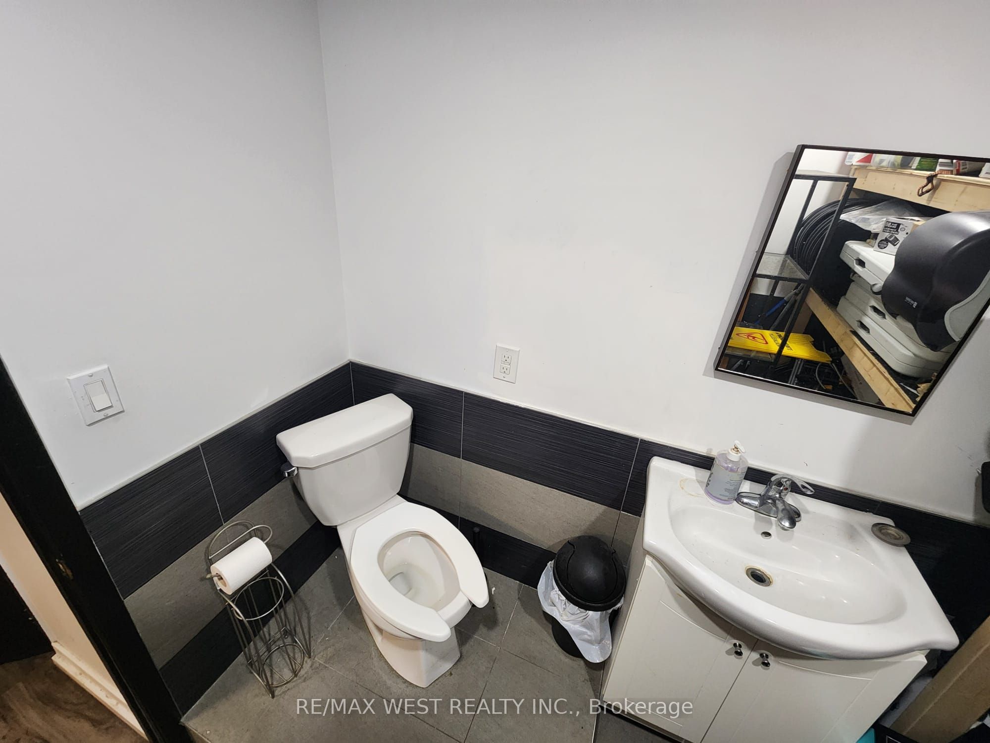 #31 - 2737 Keele Street Property Photo 19