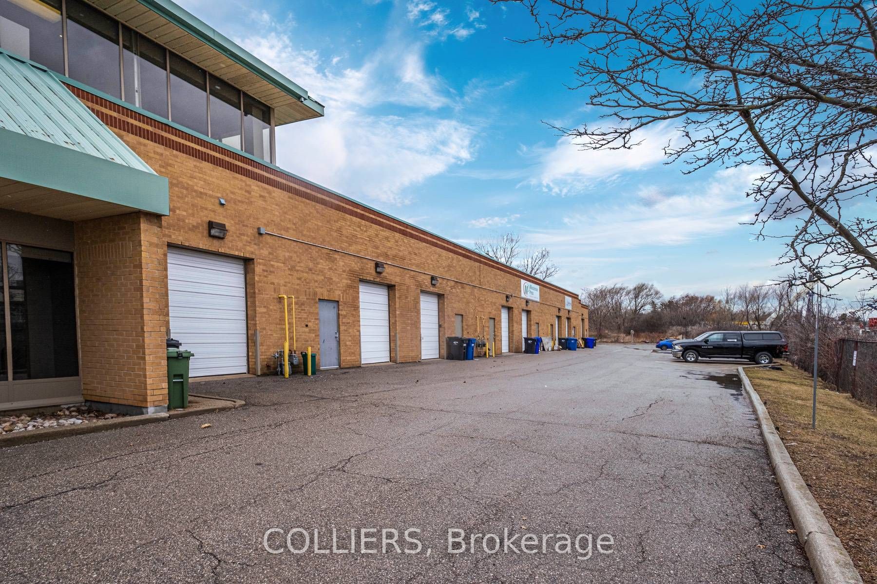 #7-9a - 871 Equestrian Court Property Photo 4