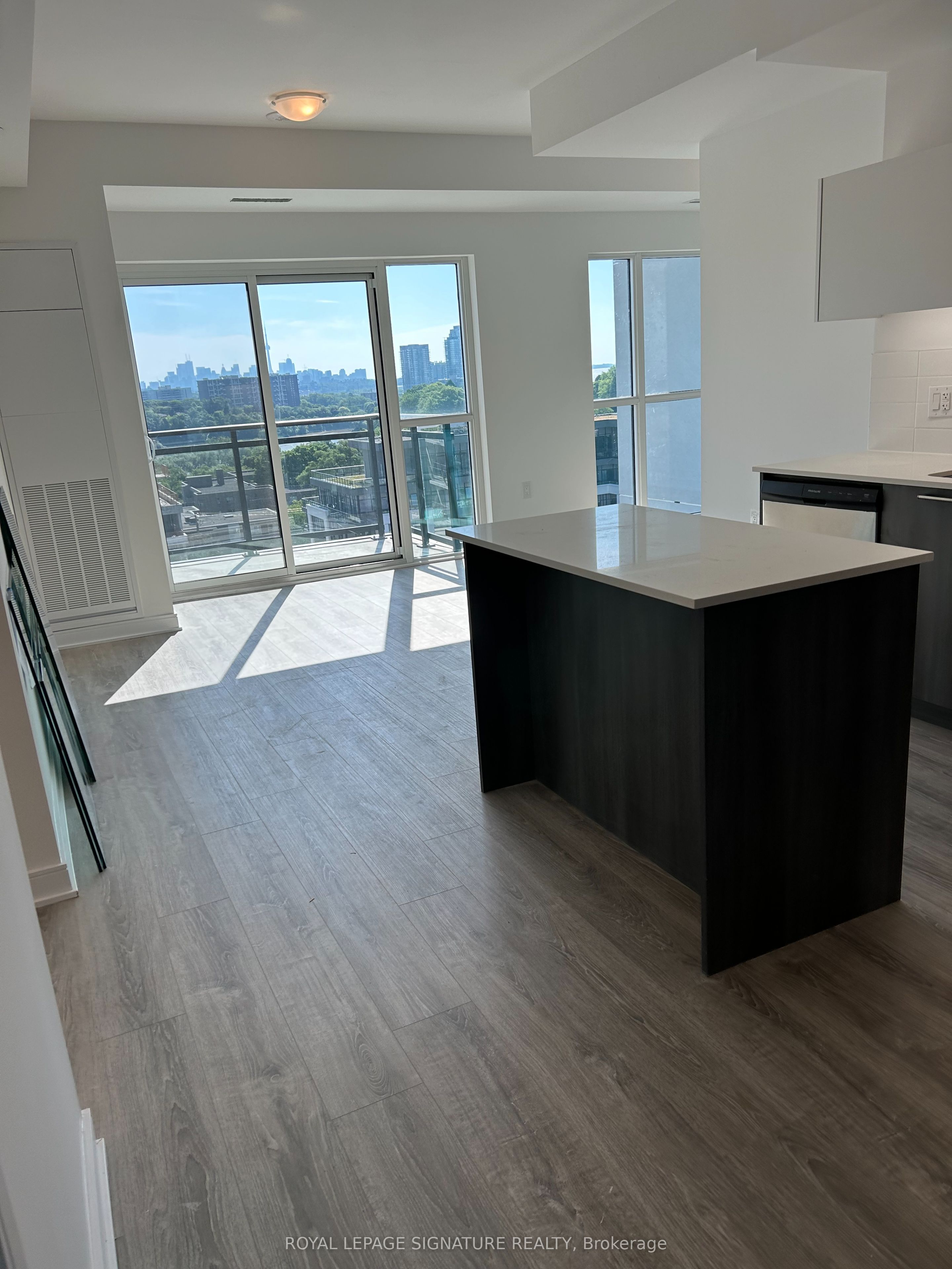 #1002 - 25 Neighbourhood Lane Property Photo 14