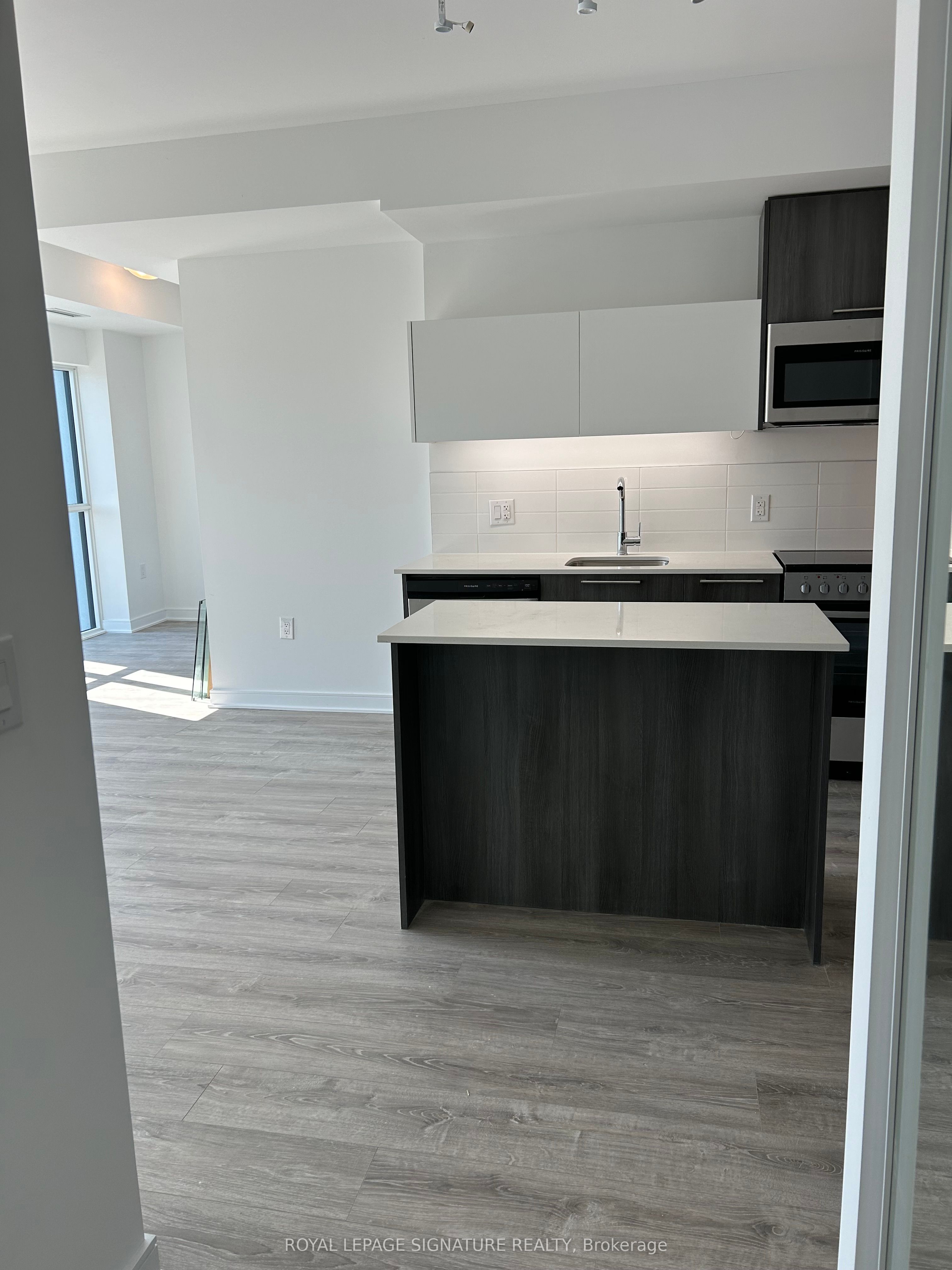 #1002 - 25 Neighbourhood Lane Property Photo 15