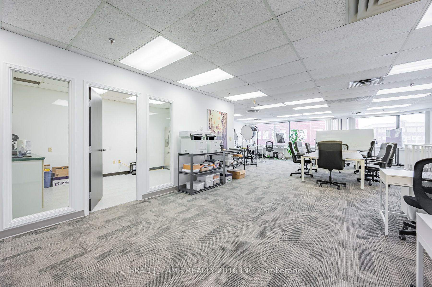#5-201 - 2600 Skymark Avenue Property Photo 10
