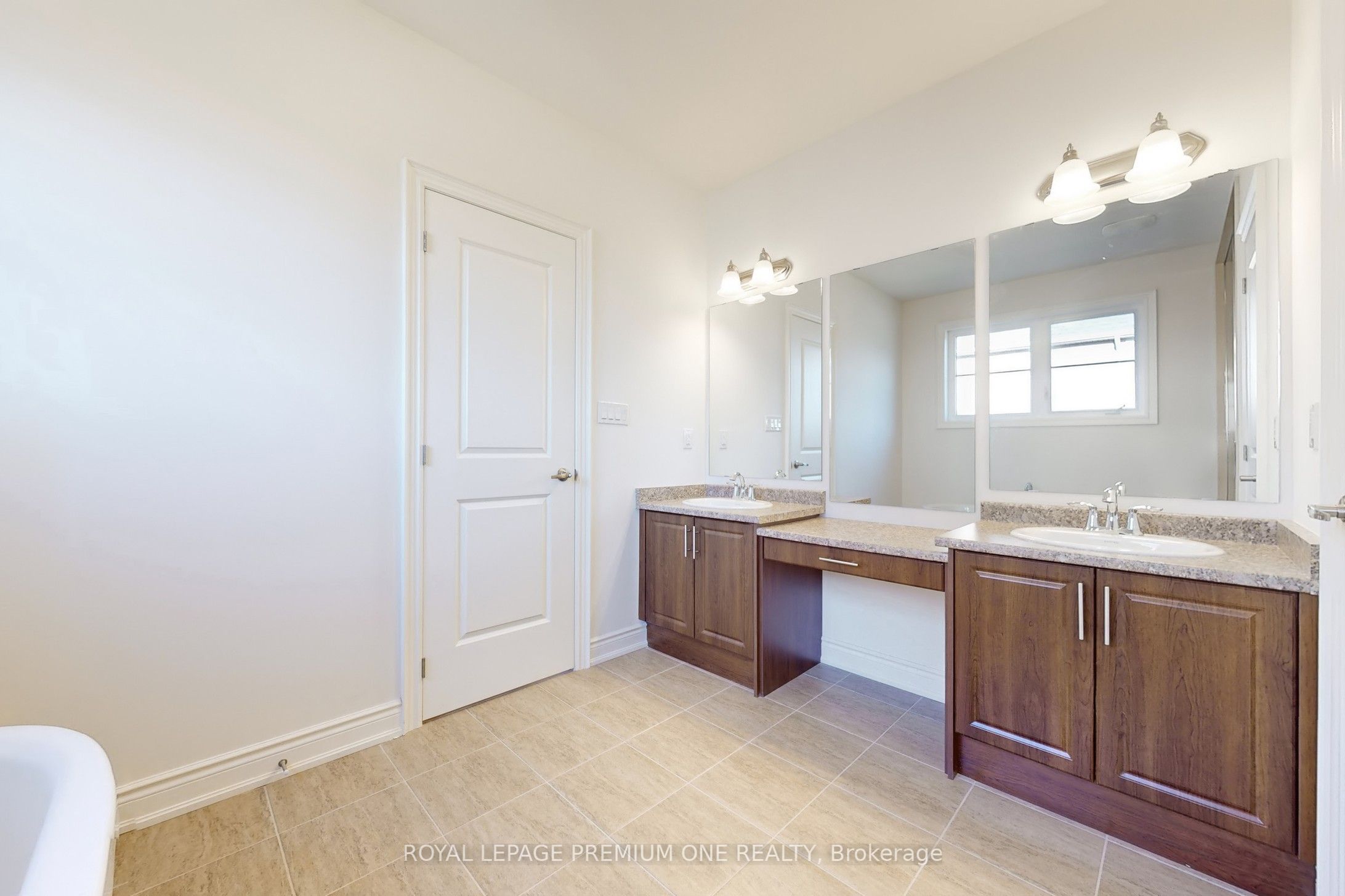 9 Ann Mckee Street Property Photo 25