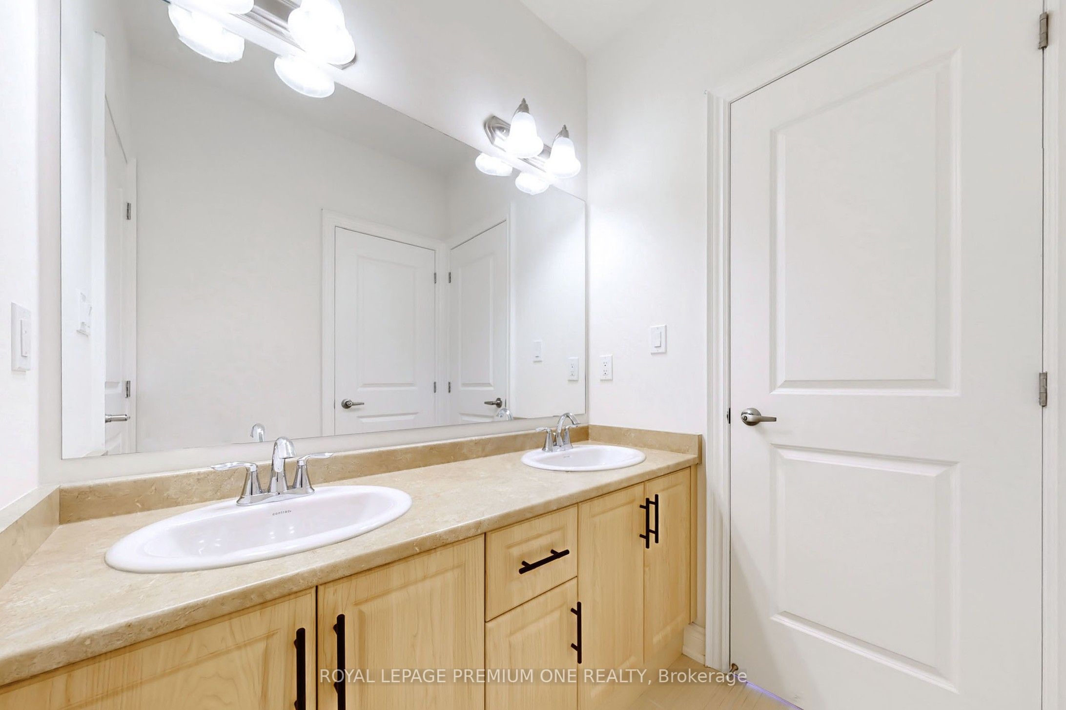 9 Ann Mckee Street Property Photo 37