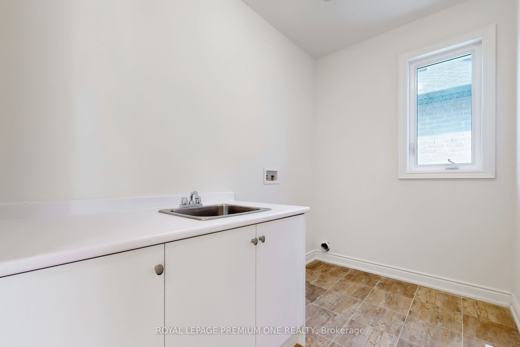 9 Ann Mckee Street Property Photo 39