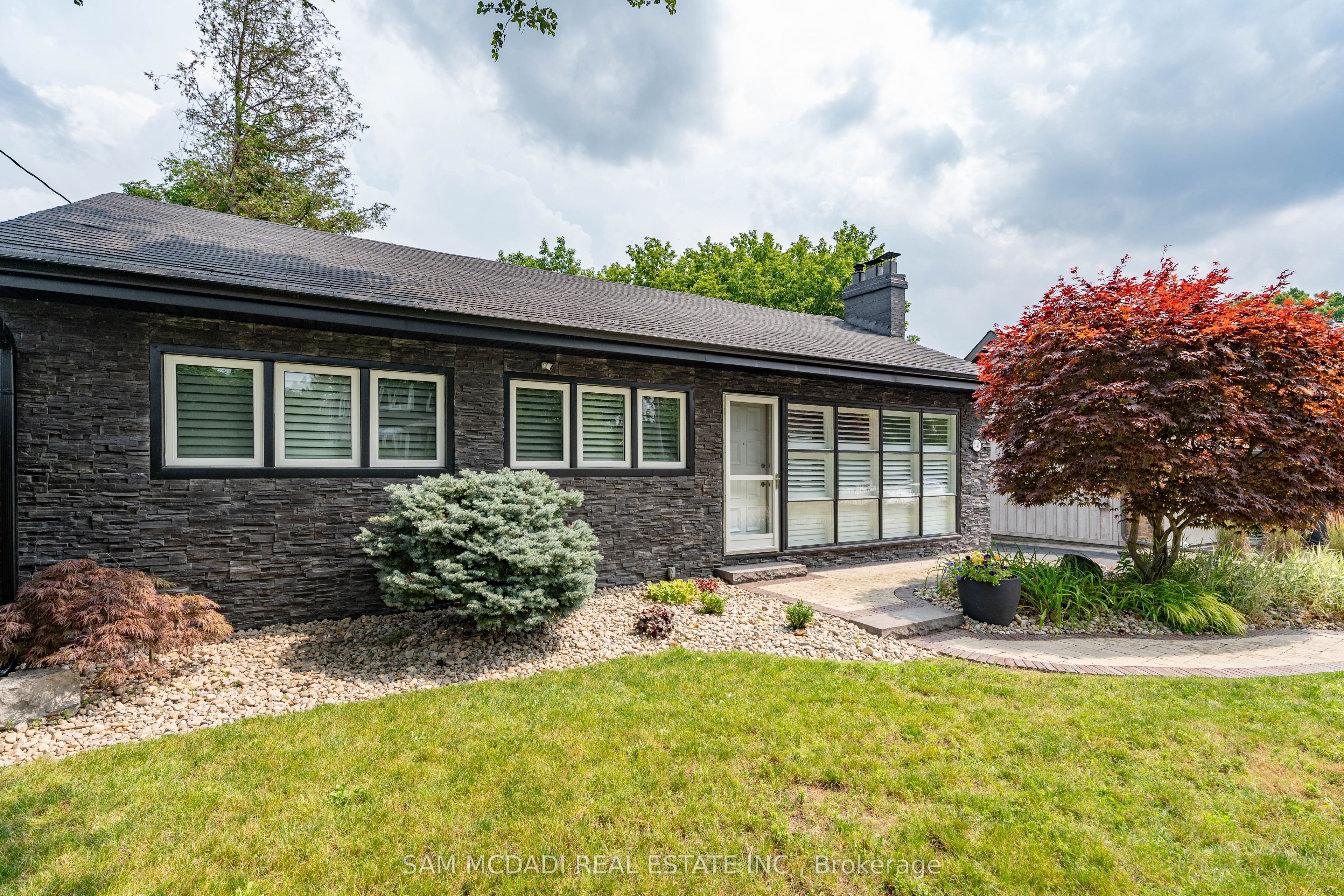 1140 Halliday Avenue Property Photo 2