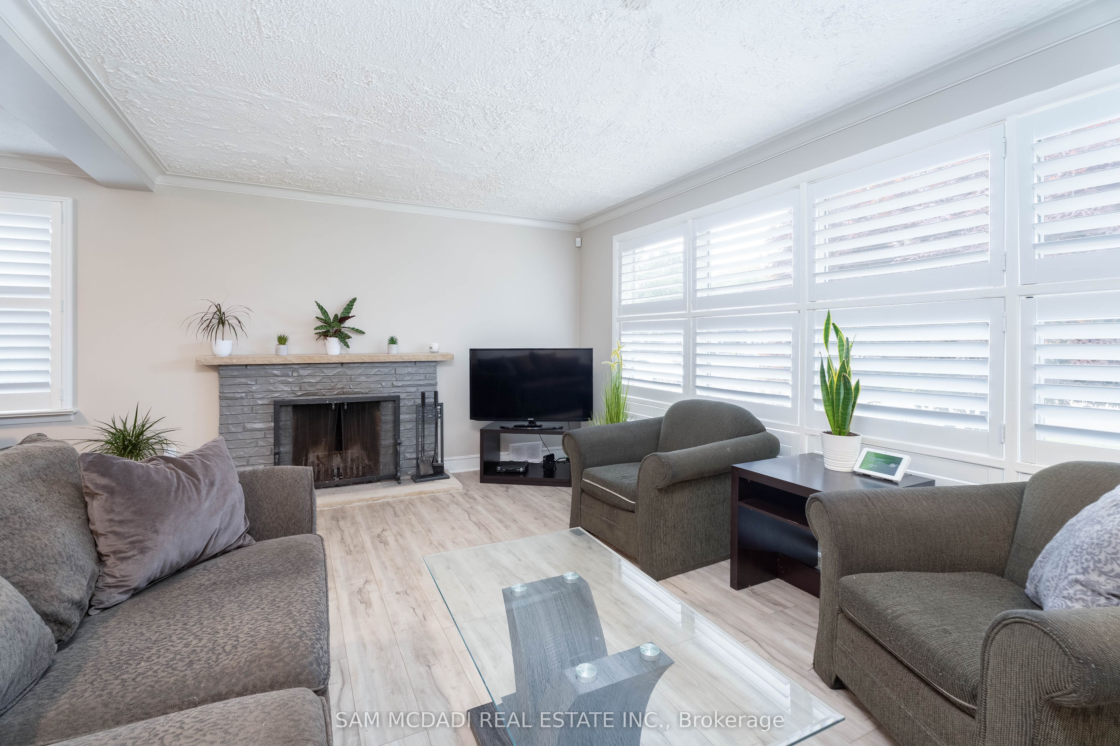 1140 Halliday Avenue Property Photo 4