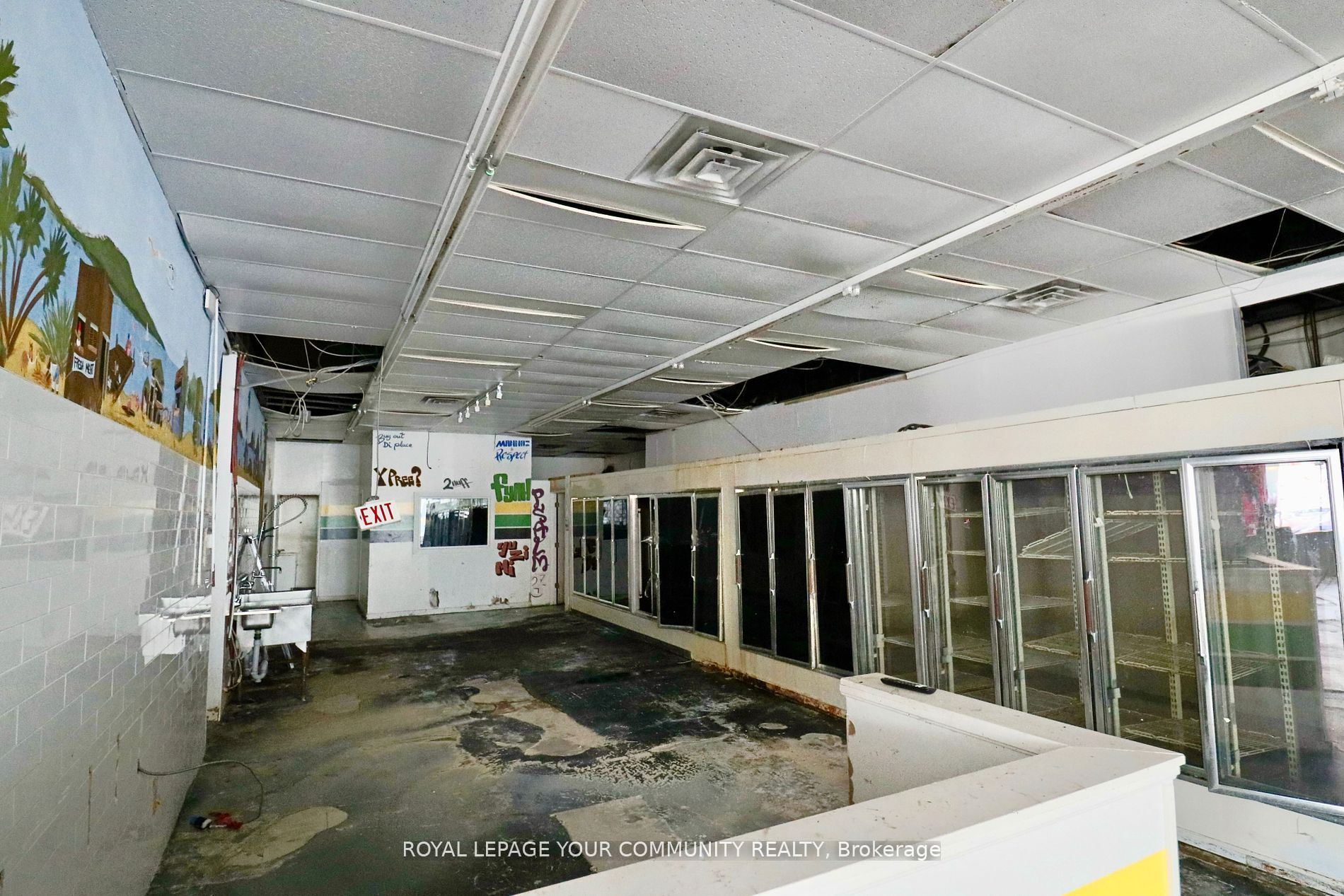 1370 Weston Road Property Photo 7