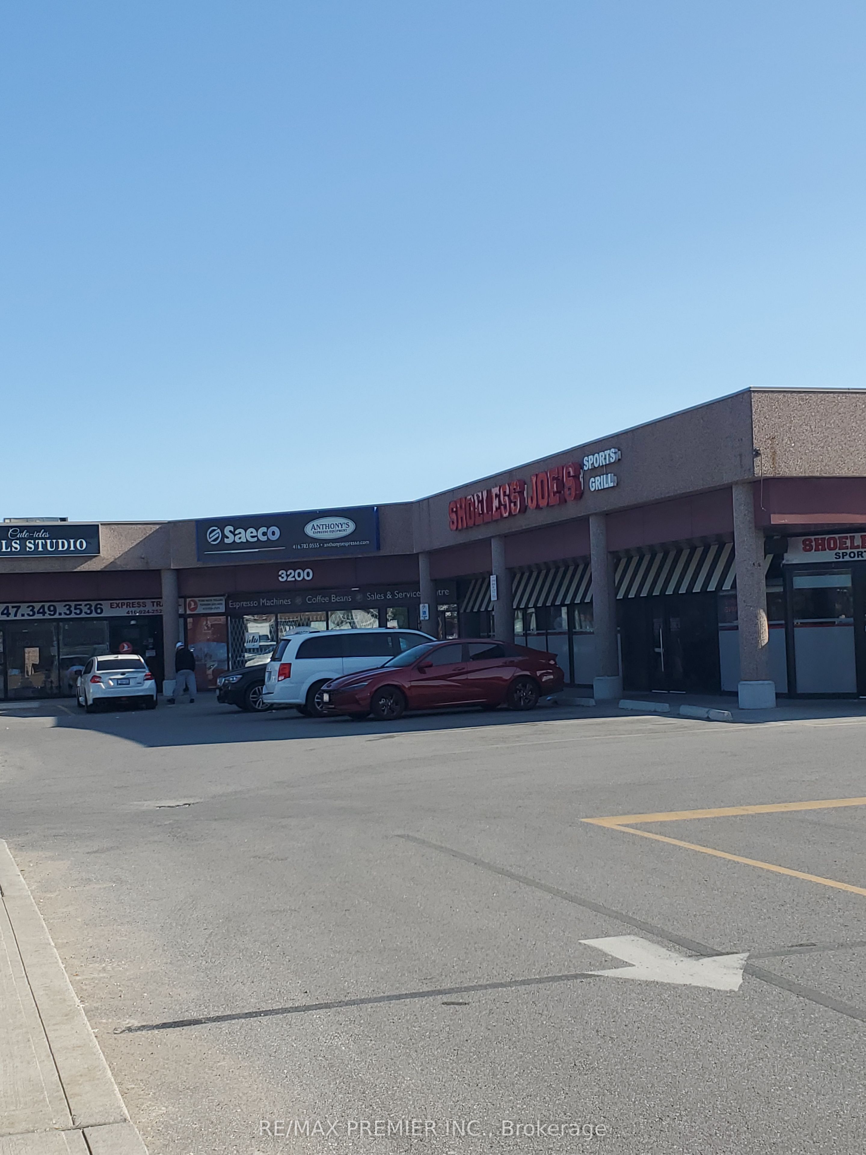 #204 - 3200 Dufferin Street Property Photo 3