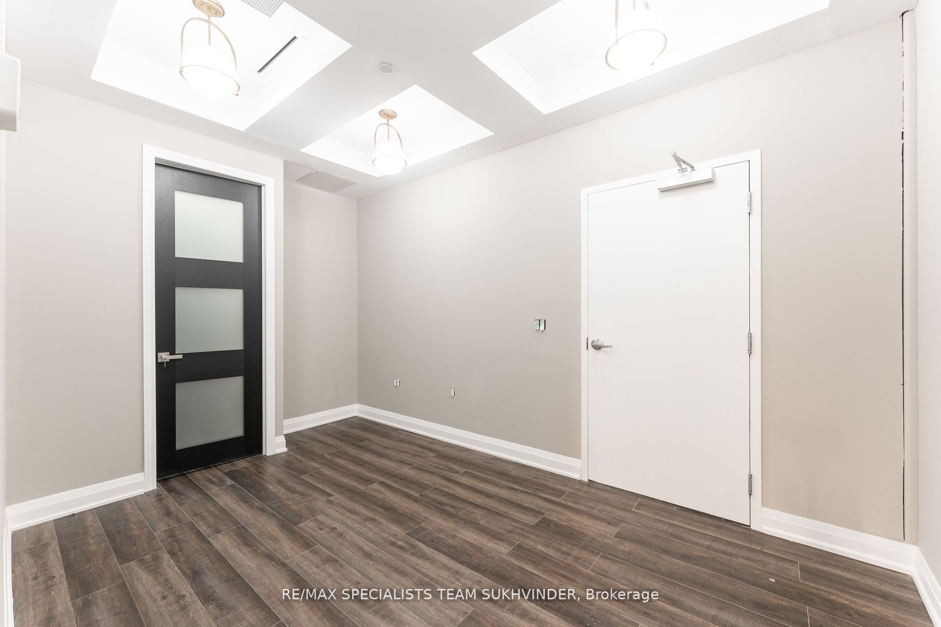#204 - 6475 Mayfield Road Property Photo 6