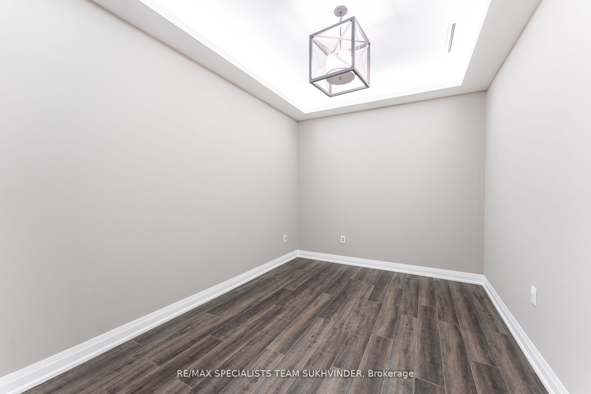 #204 - 6475 Mayfield Road Property Photo 11