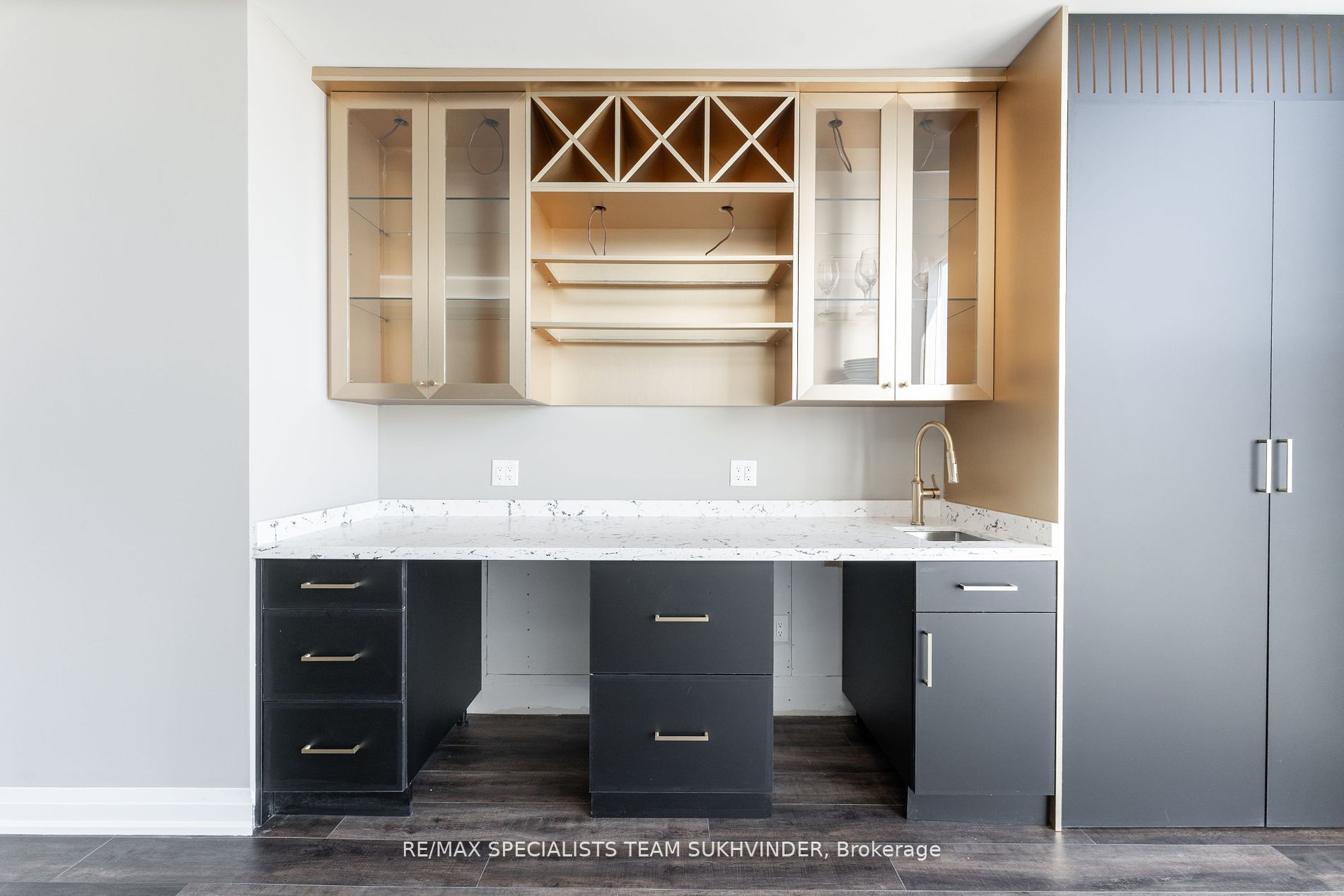 #204 - 6475 Mayfield Road Property Photo 18