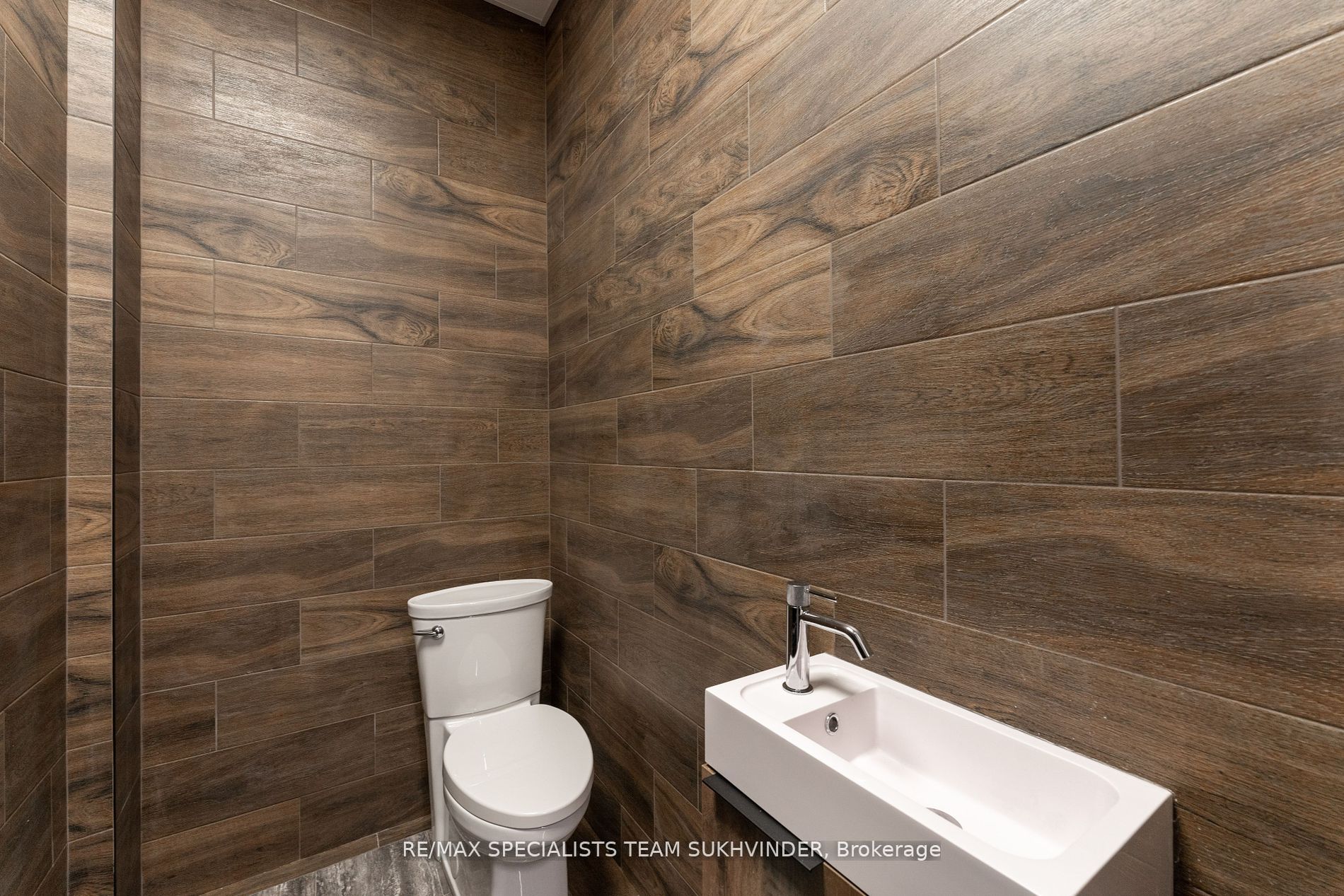 #204 - 6475 Mayfield Road Property Photo 21