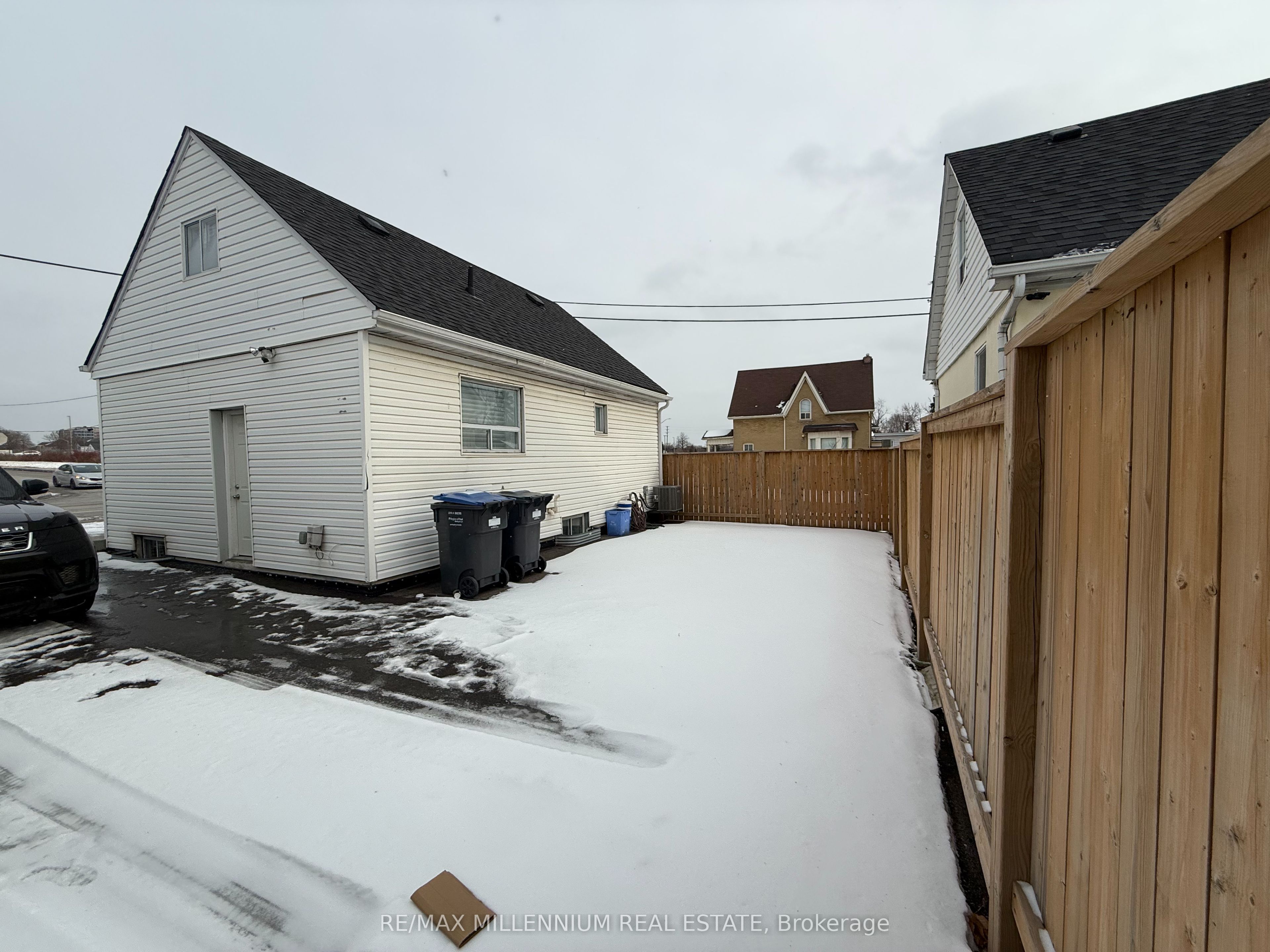 15 Centre Street Property Photo 3