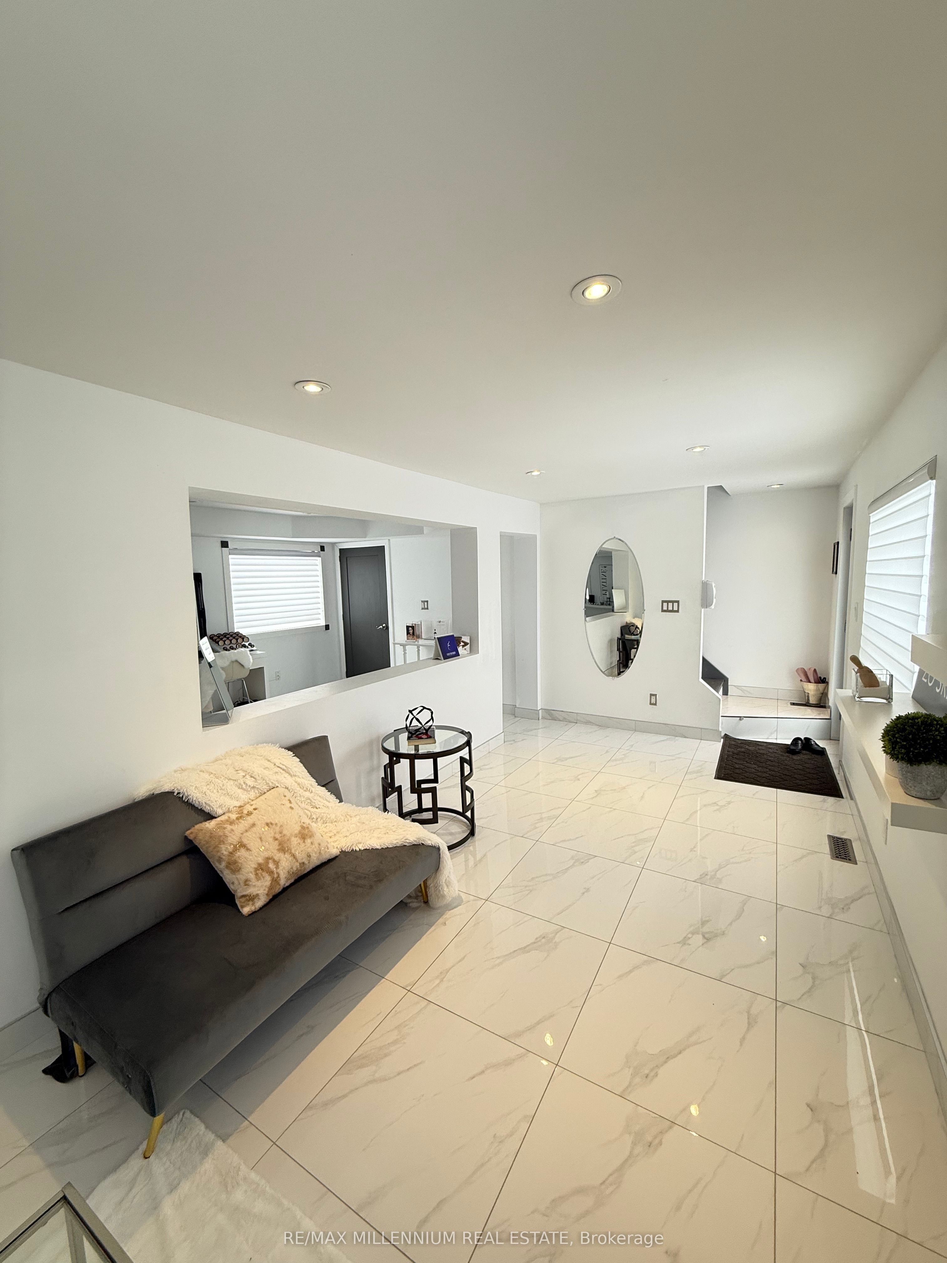 15 Centre Street Property Photo 8