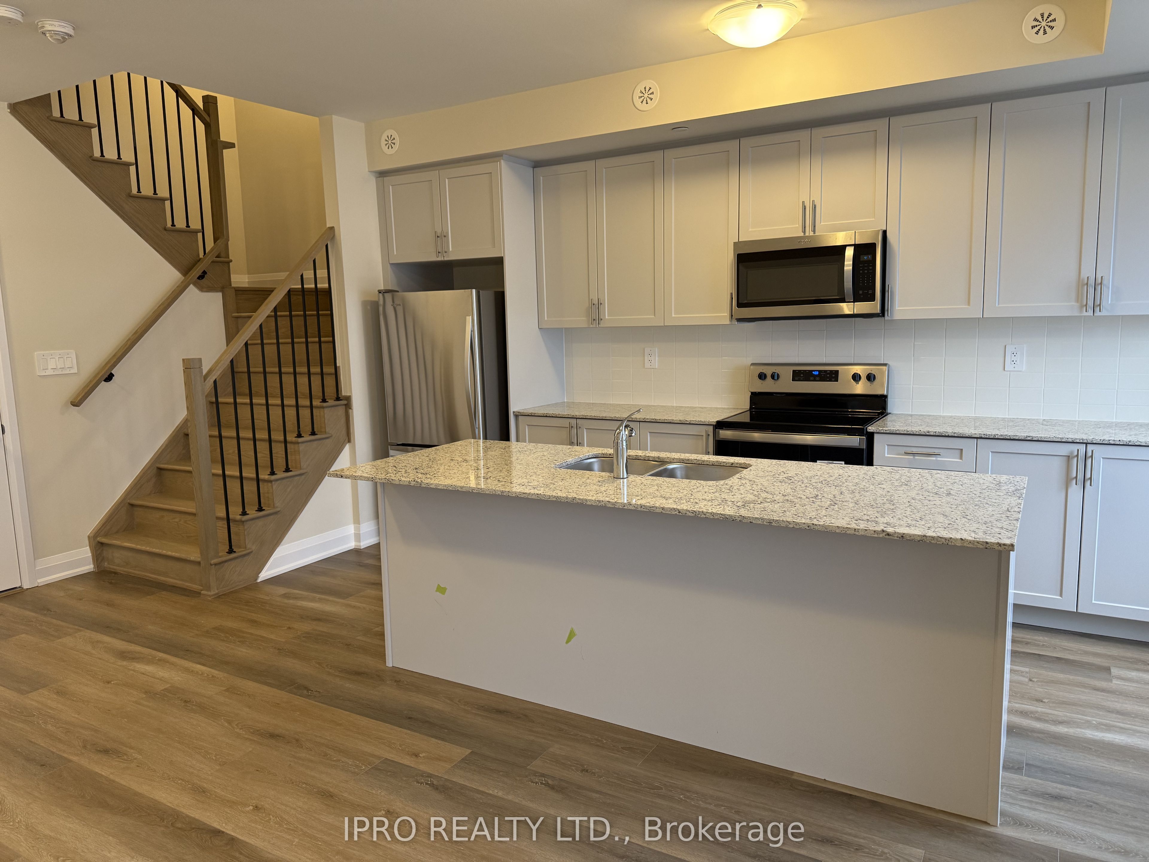 #115 - 1581 Rose Way Property Photo 3