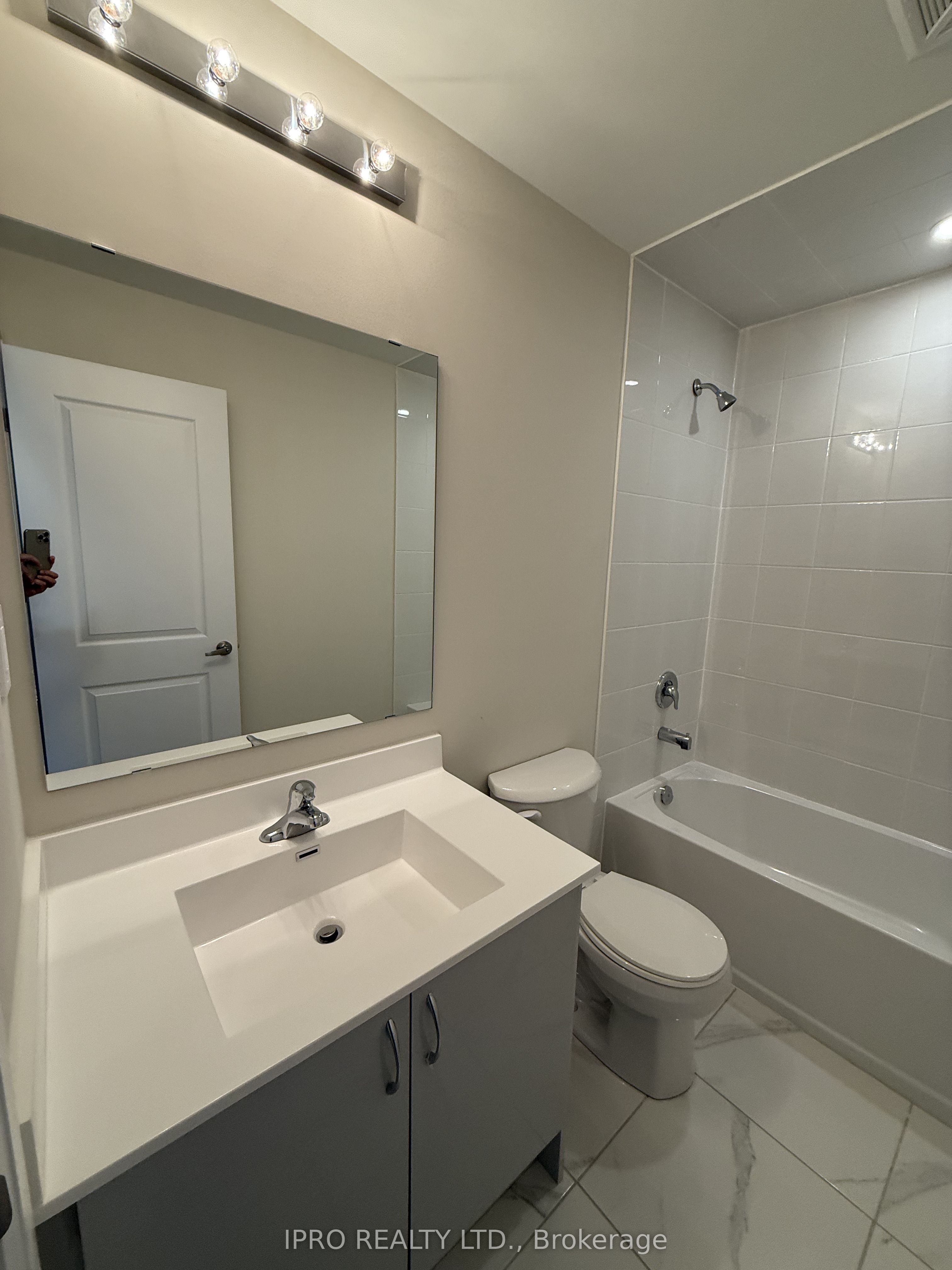 #115 - 1581 Rose Way Property Photo 9