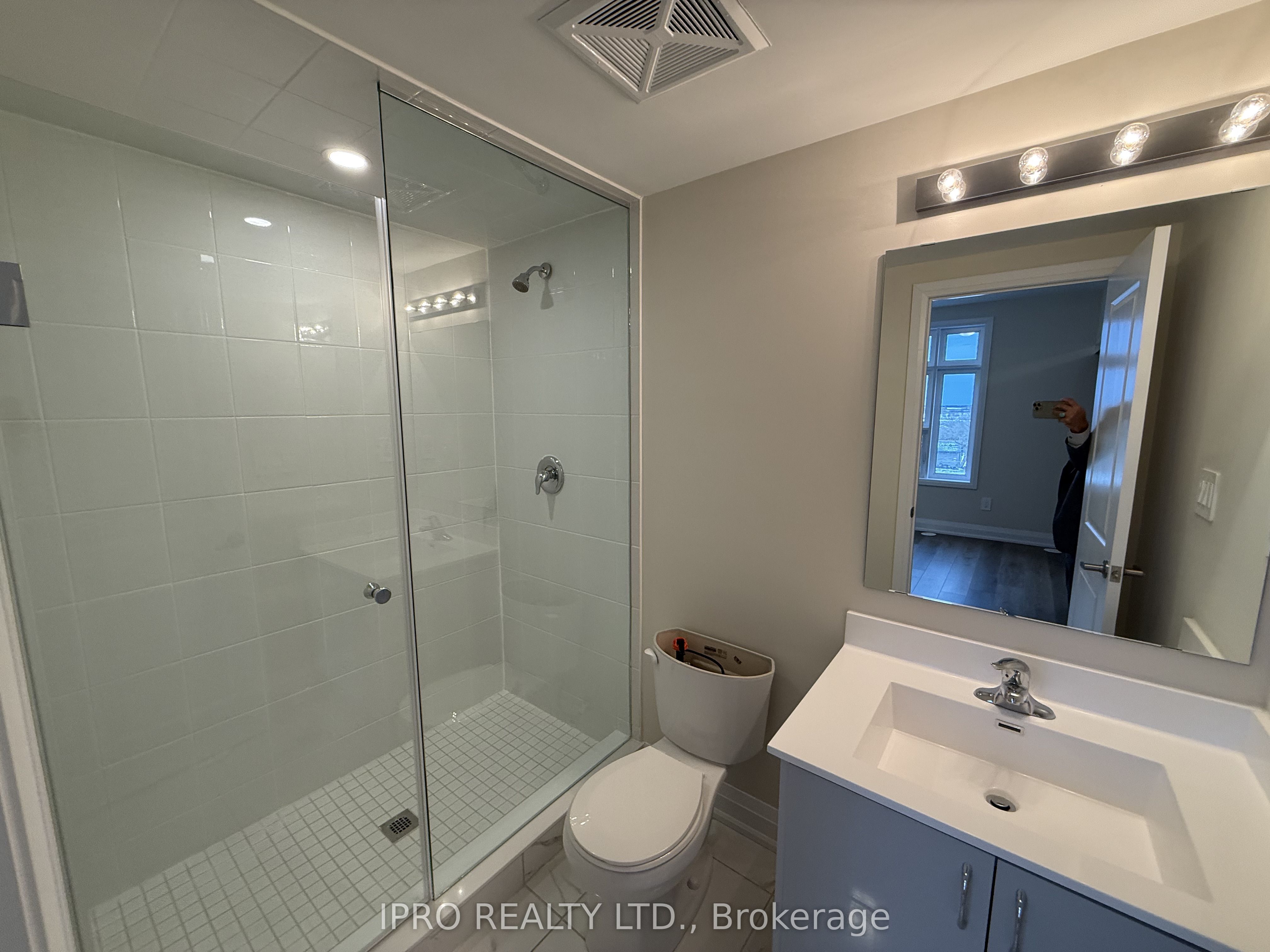 #115 - 1581 Rose Way Property Photo 10