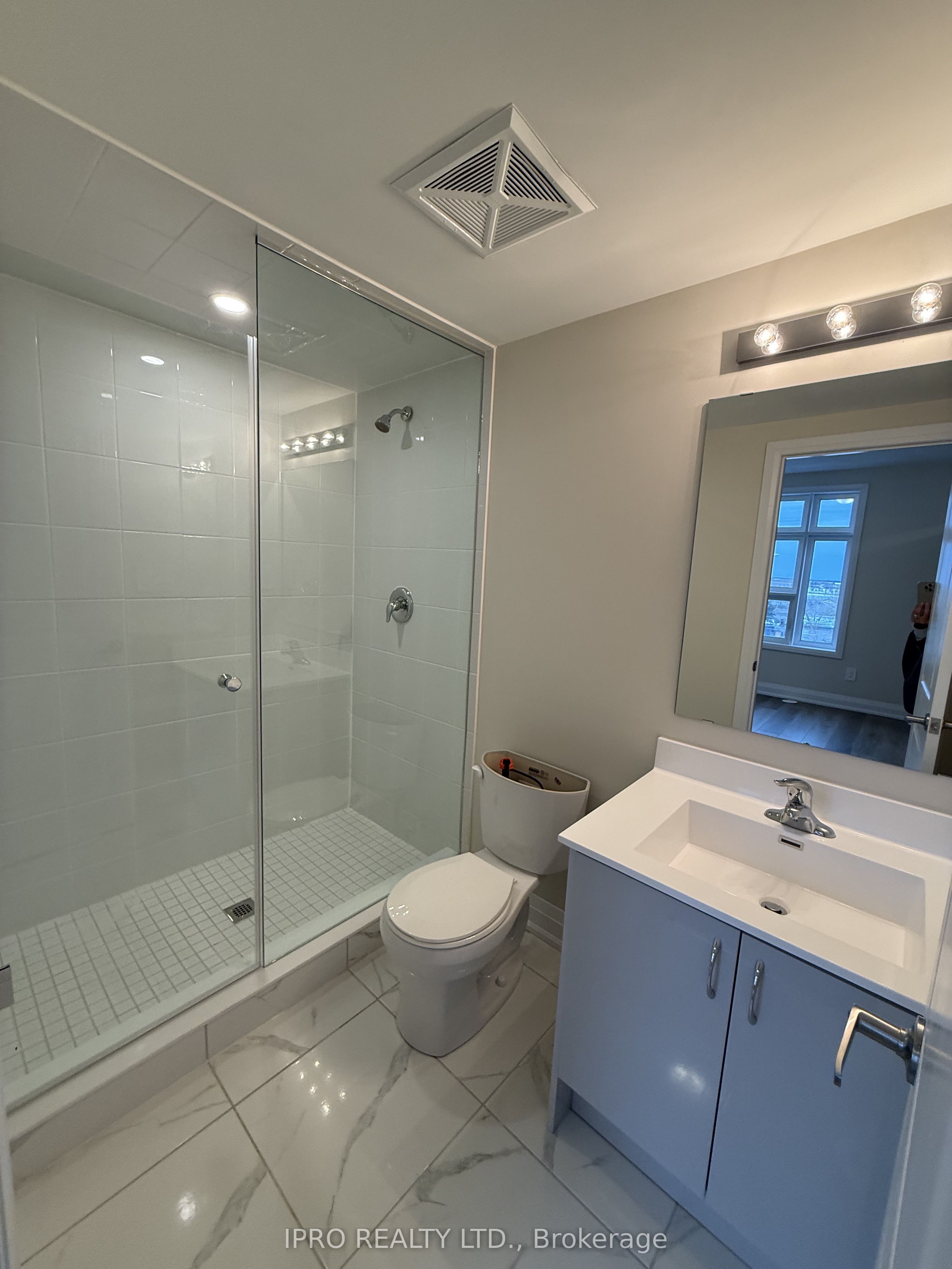 #115 - 1581 Rose Way Property Photo 11