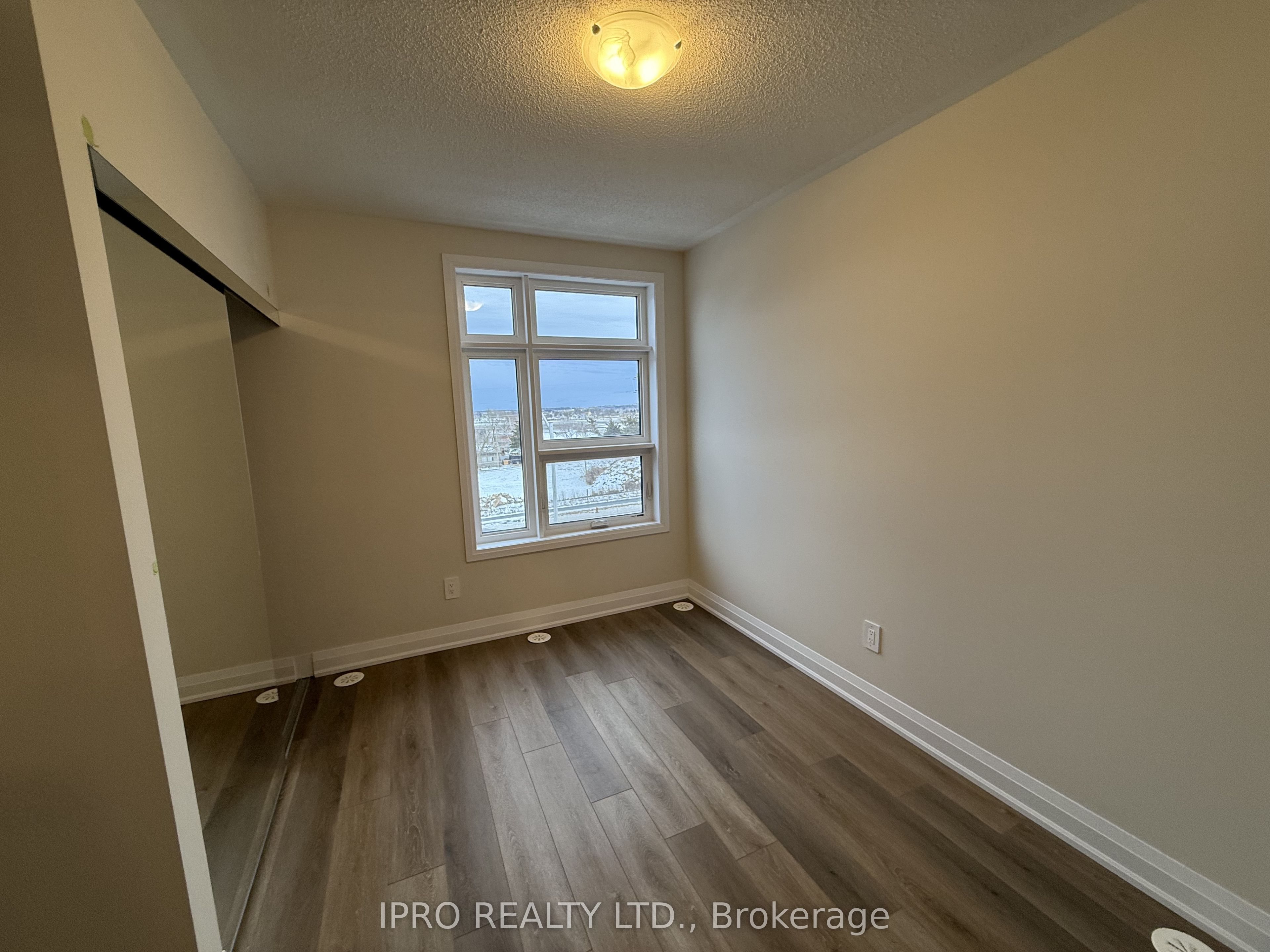 #115 - 1581 Rose Way Property Photo 12