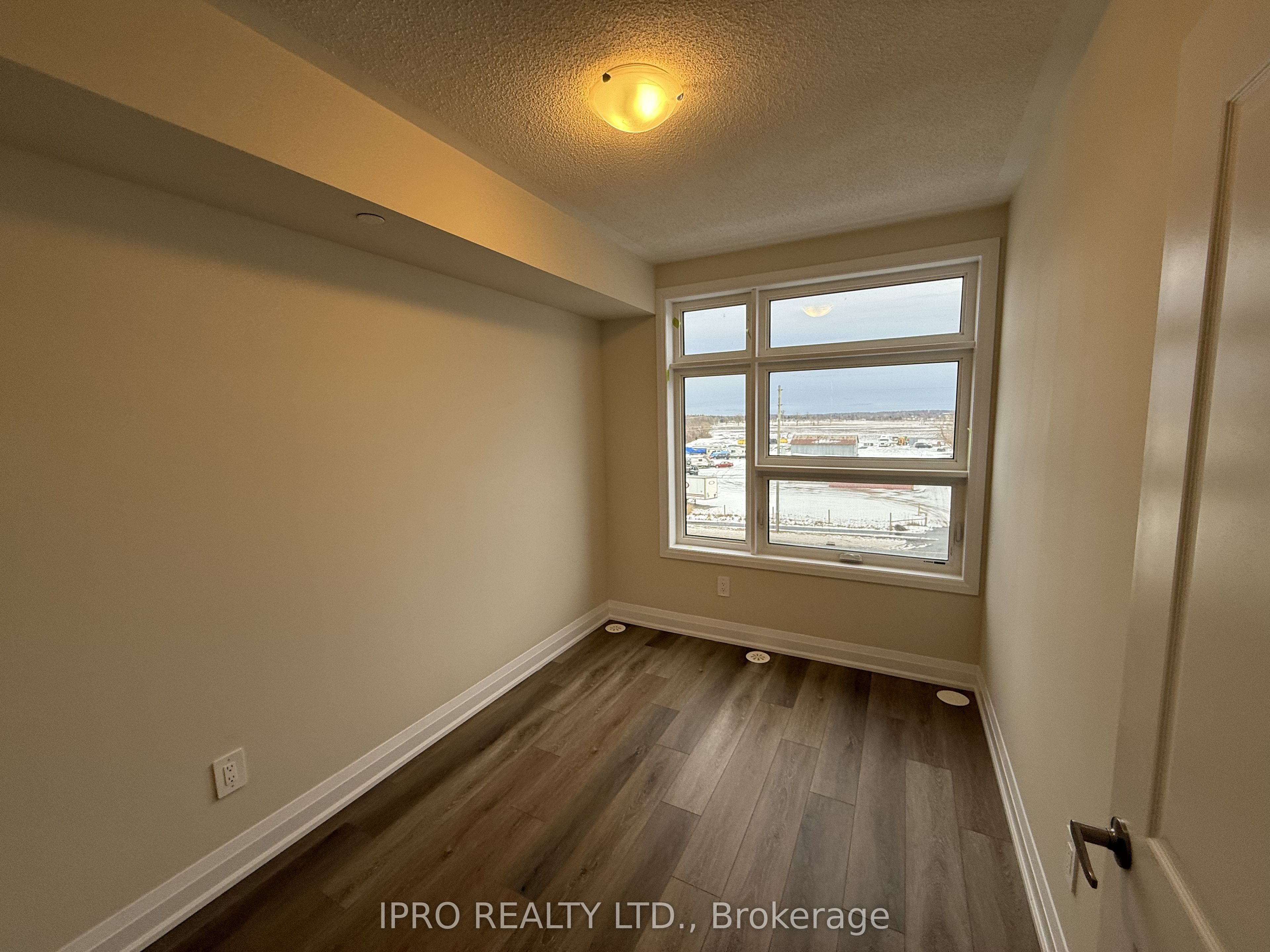 #115 - 1581 Rose Way Property Photo 13