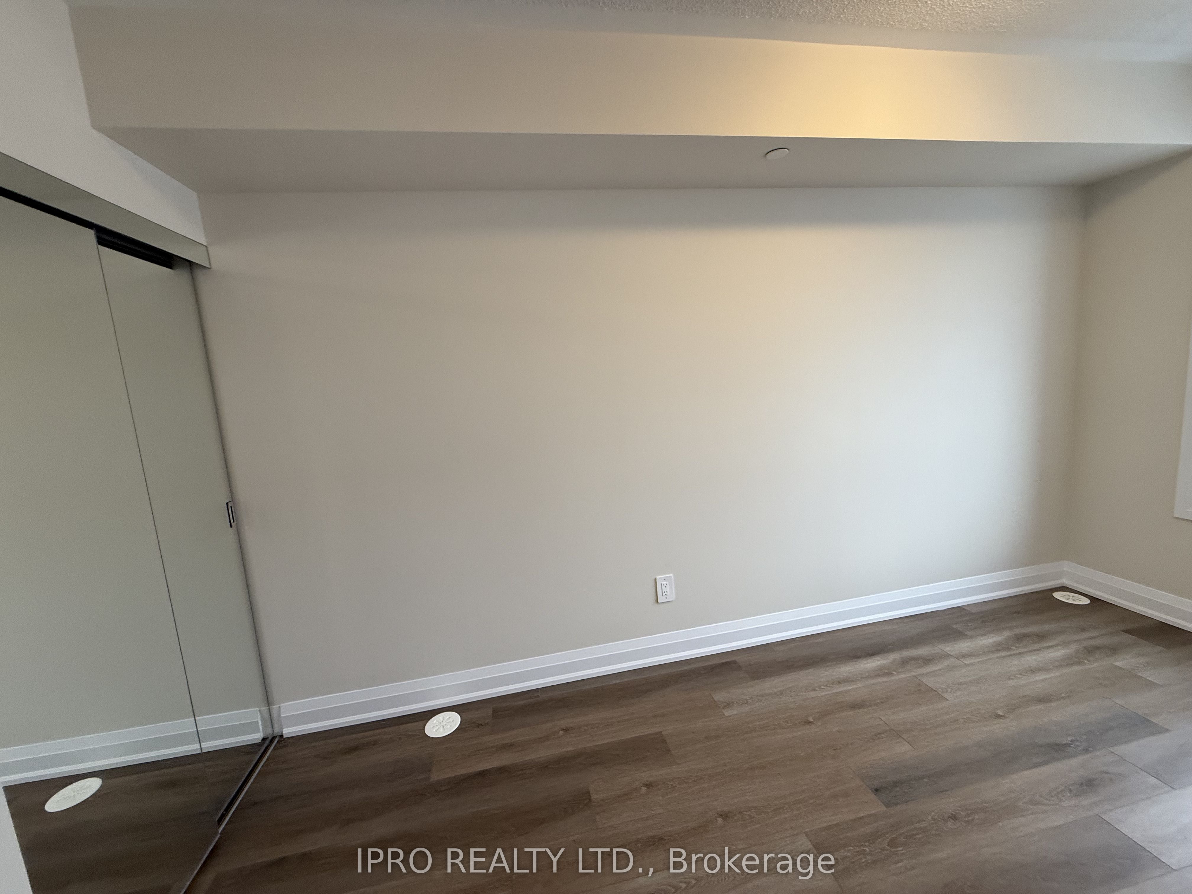 #115 - 1581 Rose Way Property Photo 14