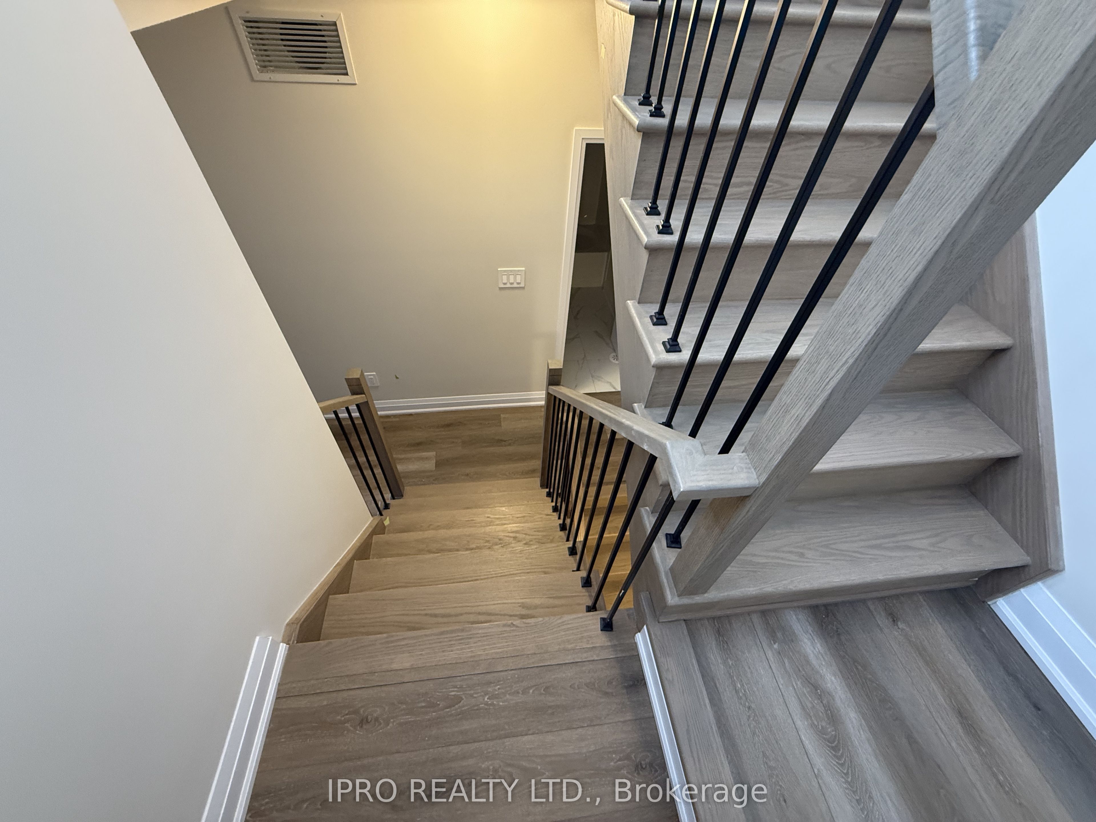 #115 - 1581 Rose Way Property Photo 16