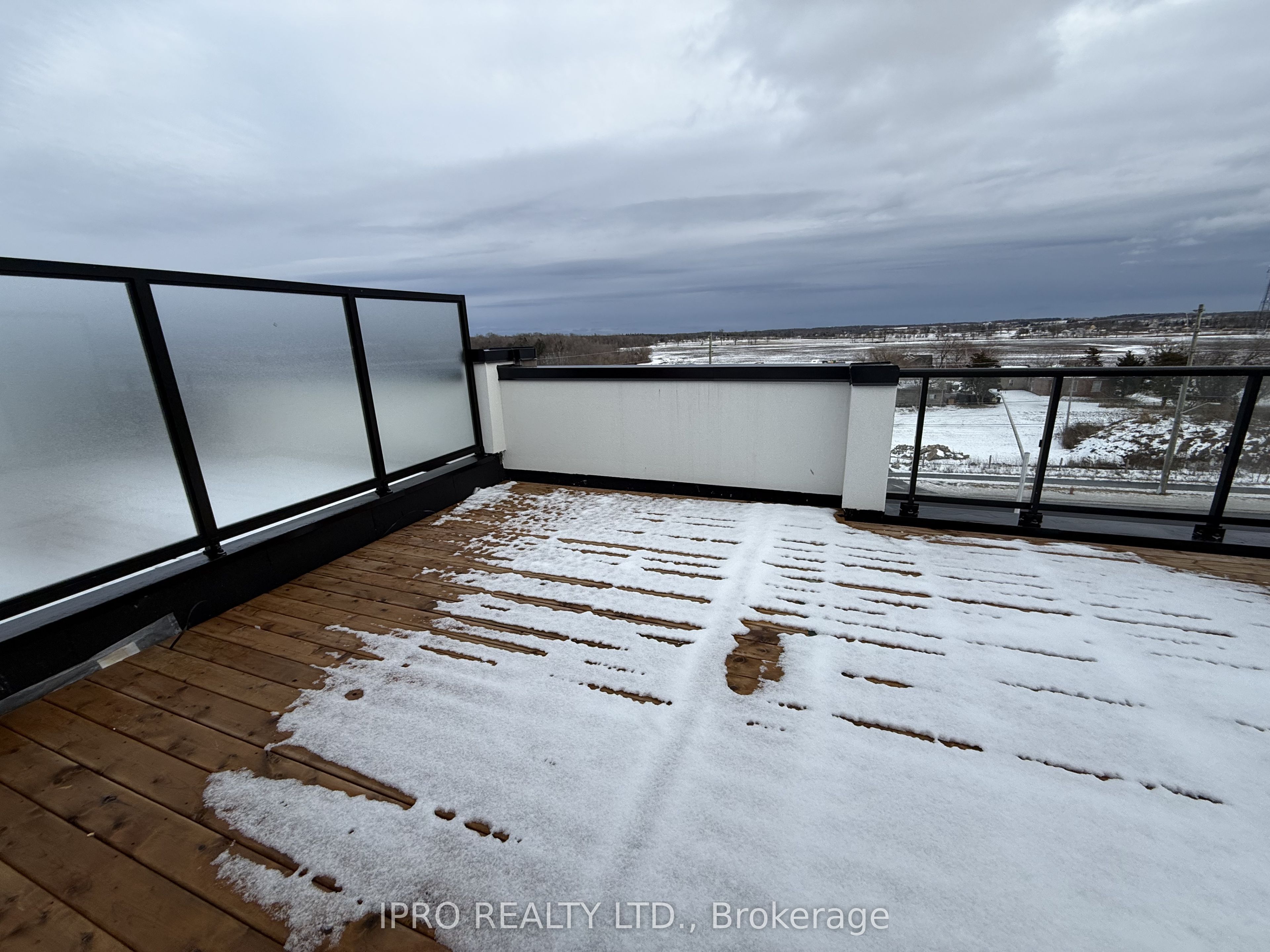 #115 - 1581 Rose Way Property Photo 18